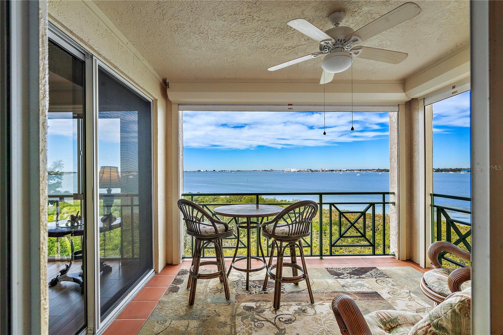 4737 DOLPHIN CAY LN S #407