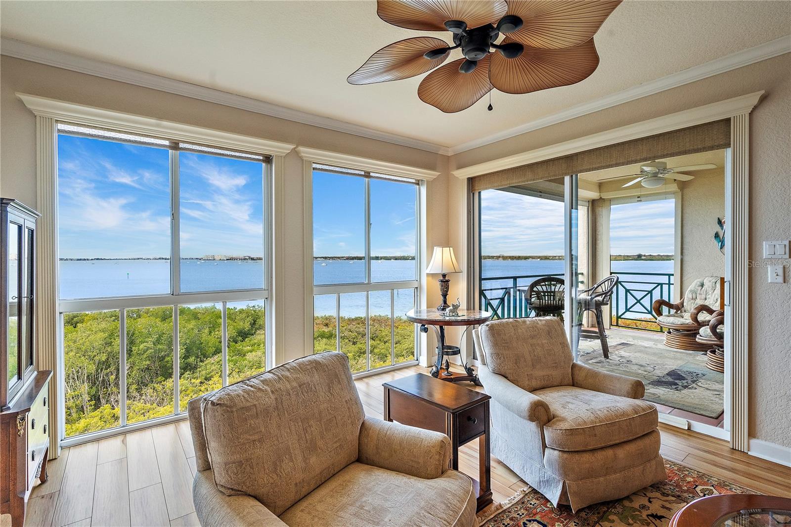 4737 DOLPHIN CAY LN S #407