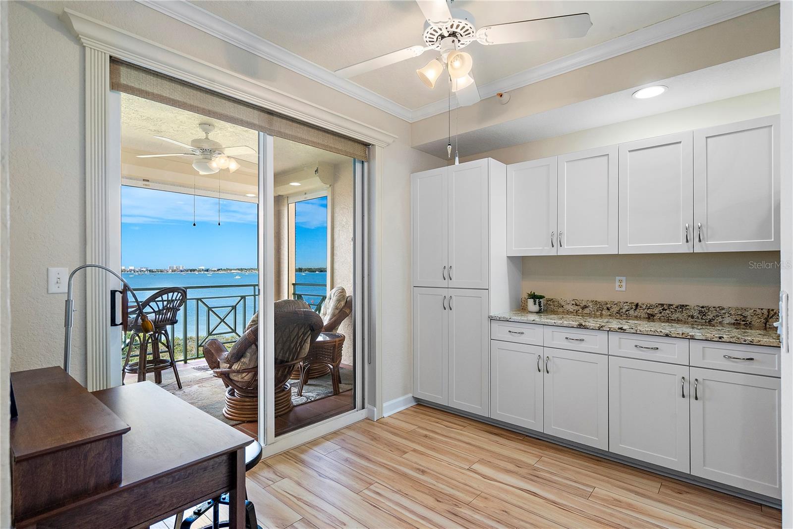 4737 DOLPHIN CAY LN S #407