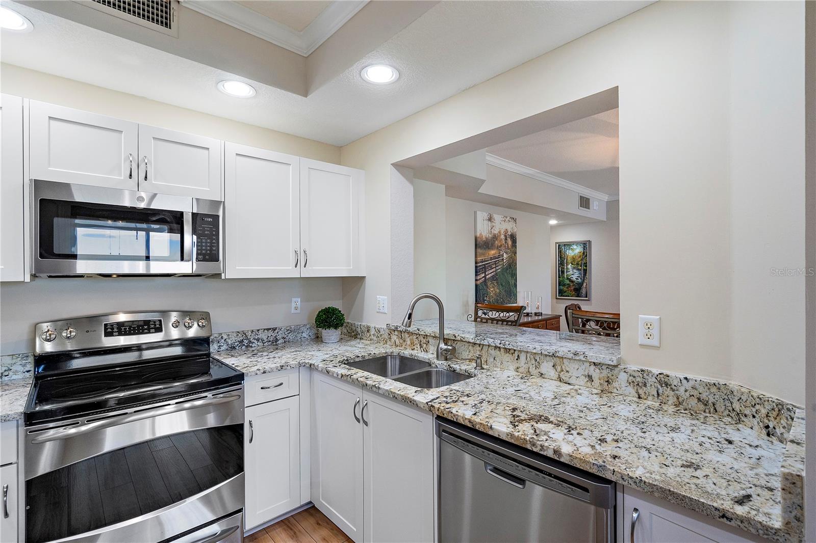 4737 DOLPHIN CAY LN S #407