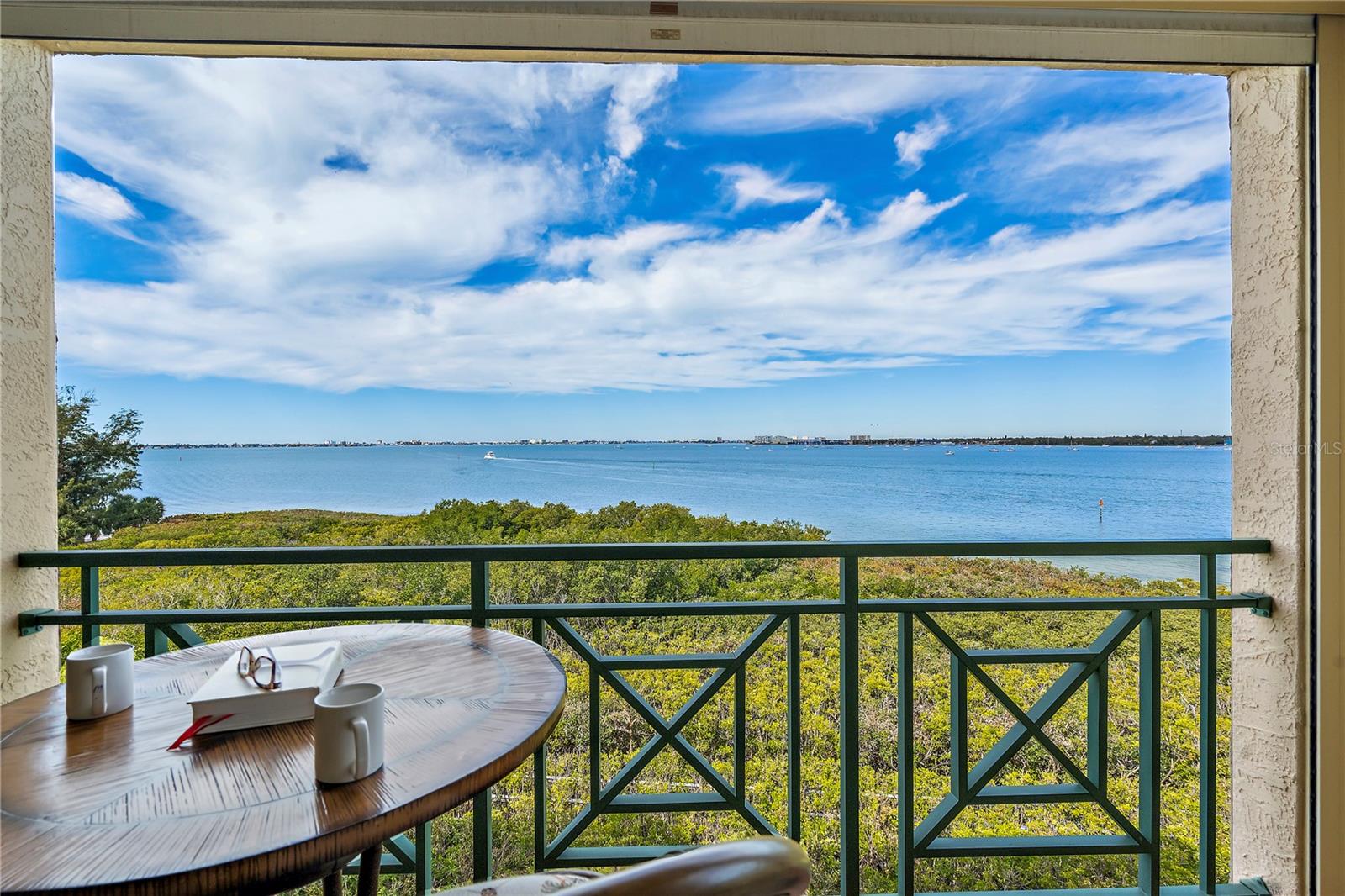 4737 DOLPHIN CAY LN S #407