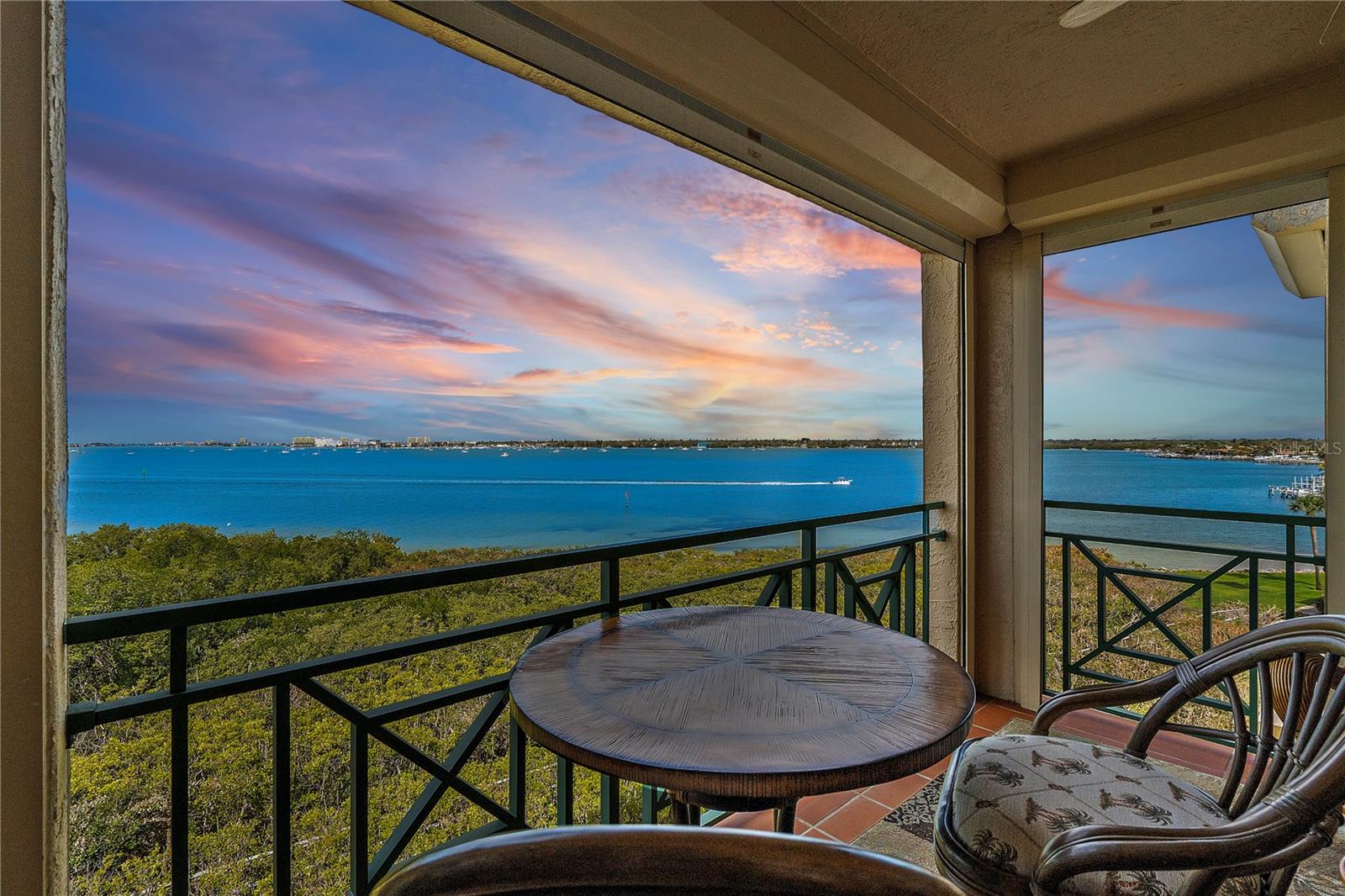 4737 DOLPHIN CAY LN S #407