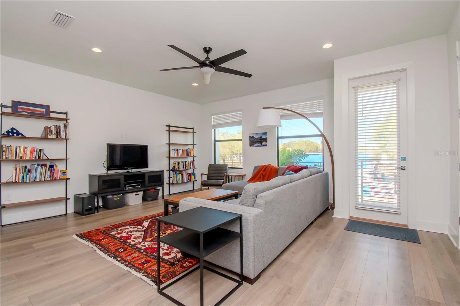 6902 S MACDILL AVE #3