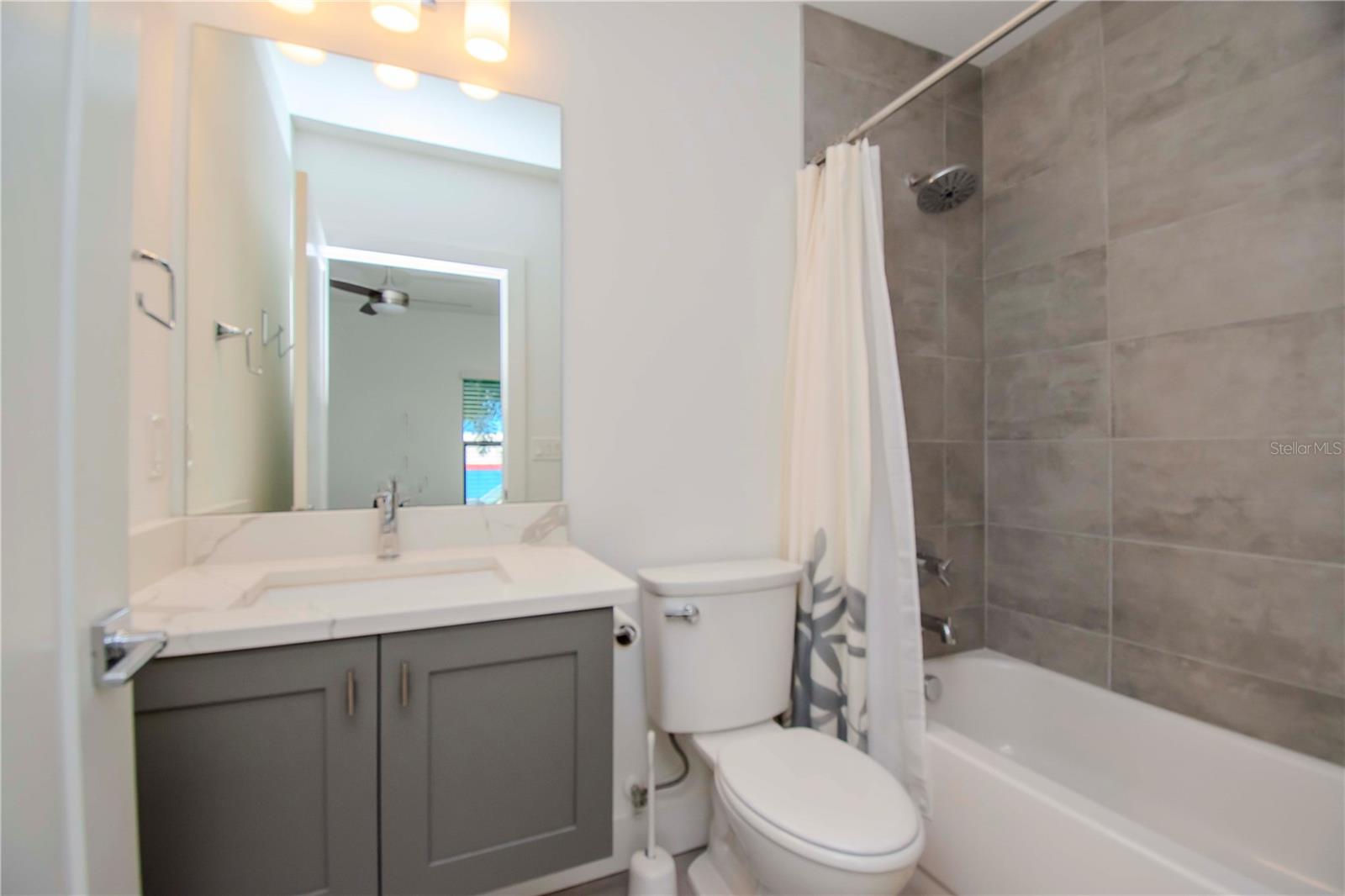 6902 S MACDILL AVE #3