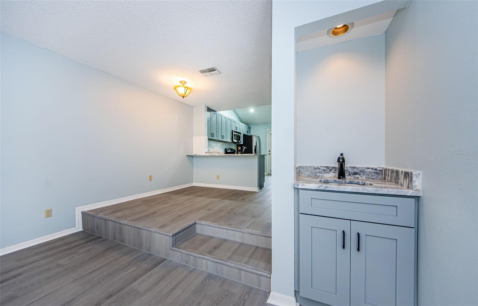 3401 CYPRESS HEAD CT