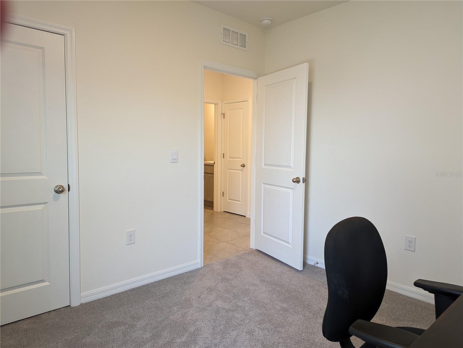 16122 SOFT FERN TRCE