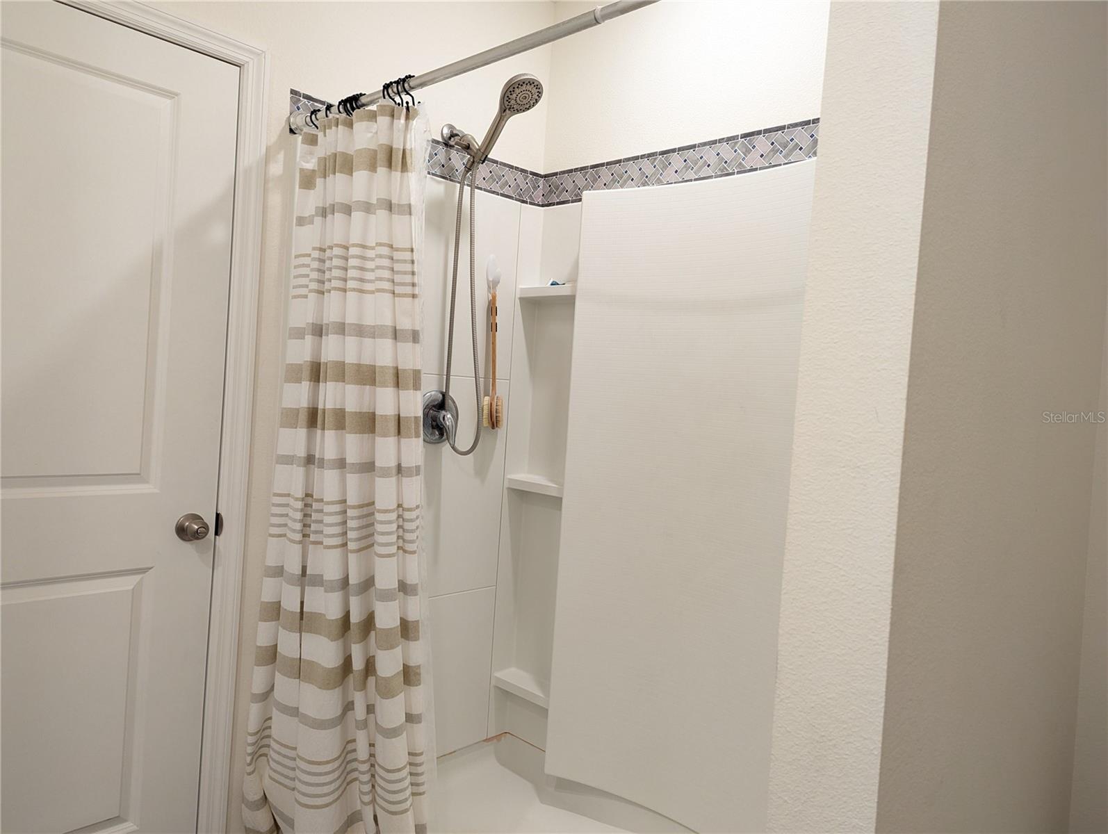 16122 SOFT FERN TRCE