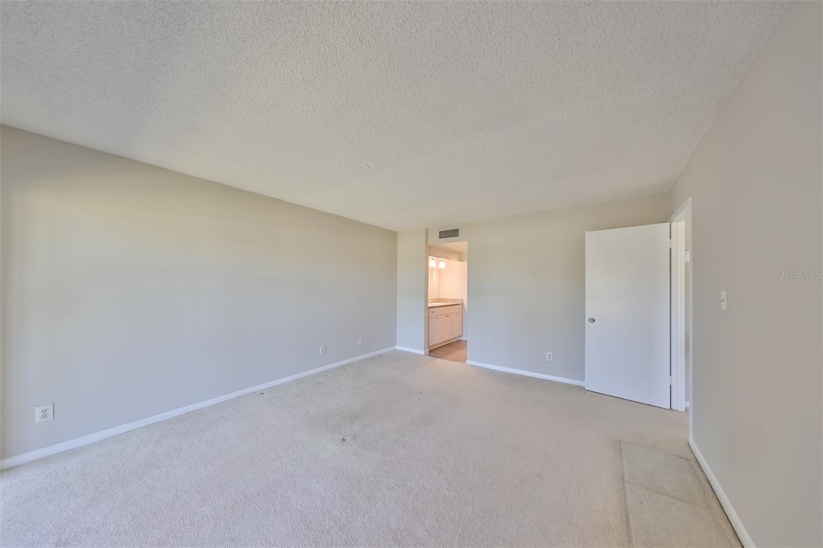 13626 GREENFIELD DR #202