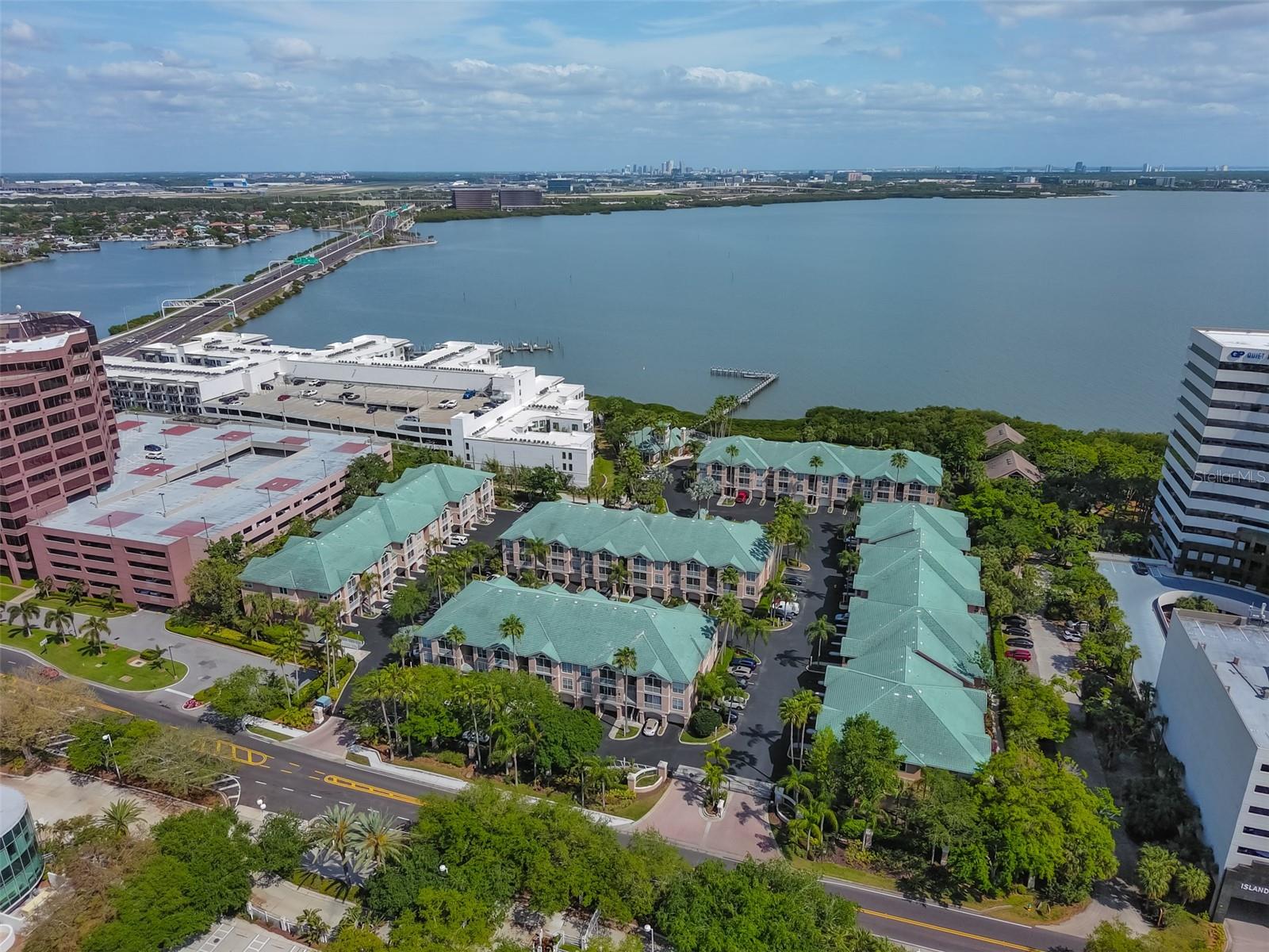 1215 BAY CLUB CIR #1215