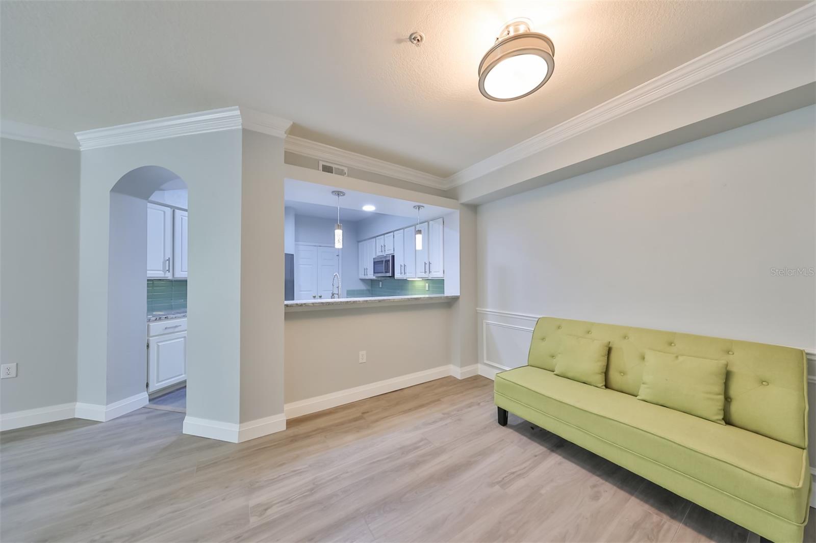 1215 BAY CLUB CIR #1215