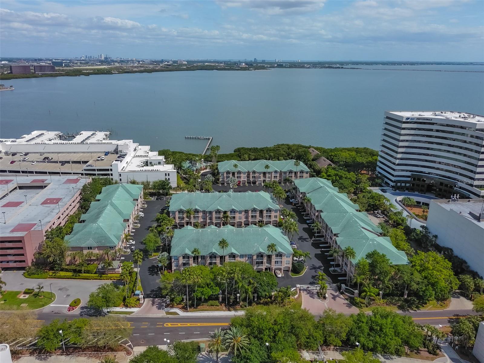 1215 BAY CLUB CIR #1215