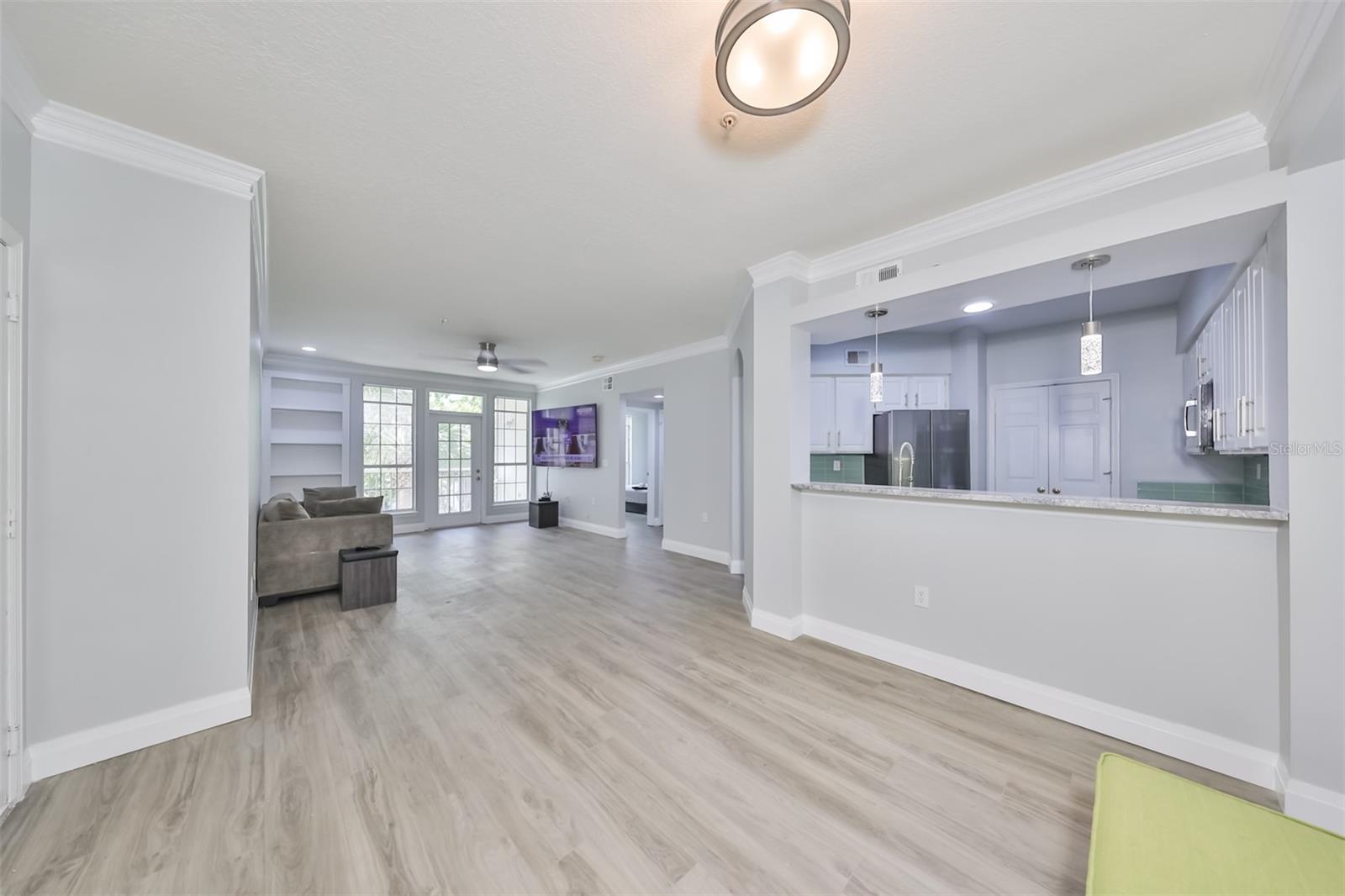 1215 BAY CLUB CIR #1215