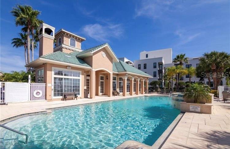 1215 BAY CLUB CIR #1215