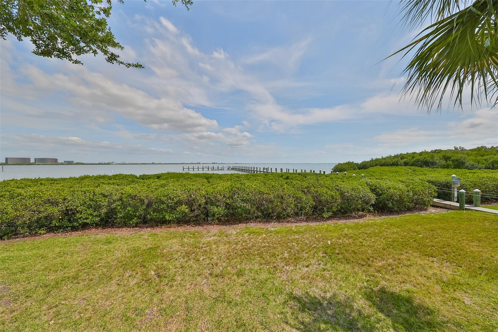 1215 BAY CLUB CIR #1215