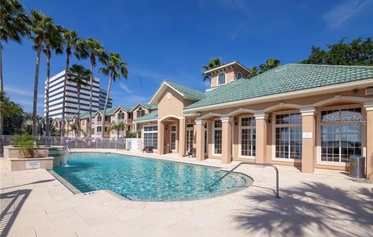 1215 BAY CLUB CIR #1215