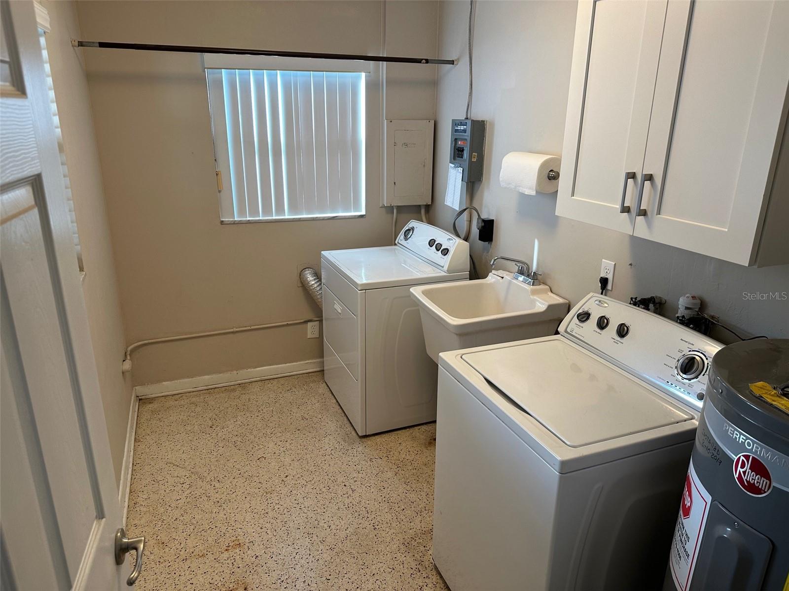 3424 W TAMPA BAY BLVD