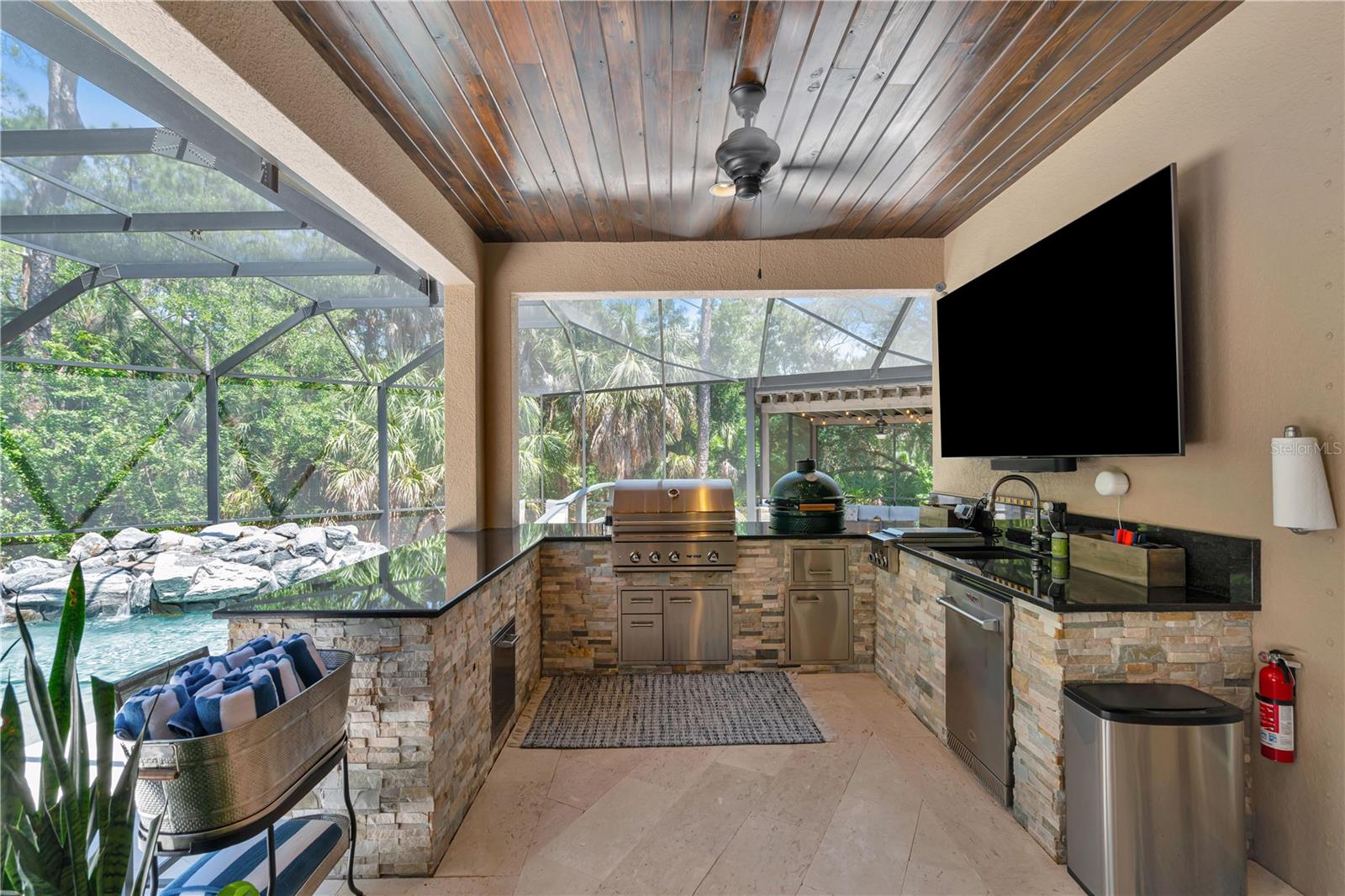 7877 MARSH POINTE DR