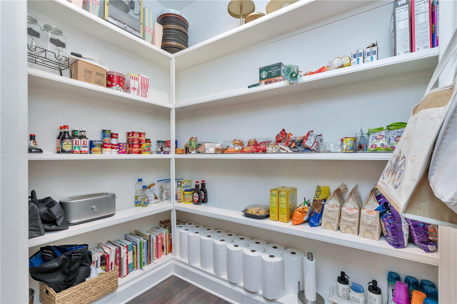 7877 MARSH POINTE DR