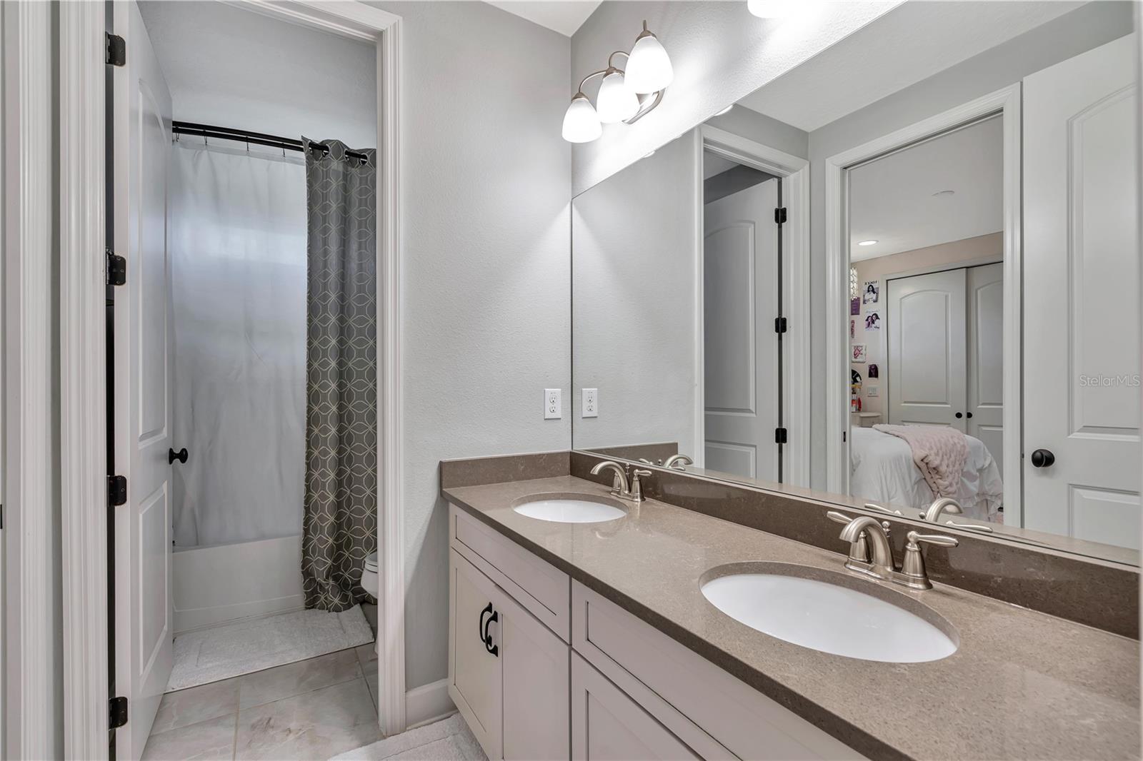 7877 MARSH POINTE DR