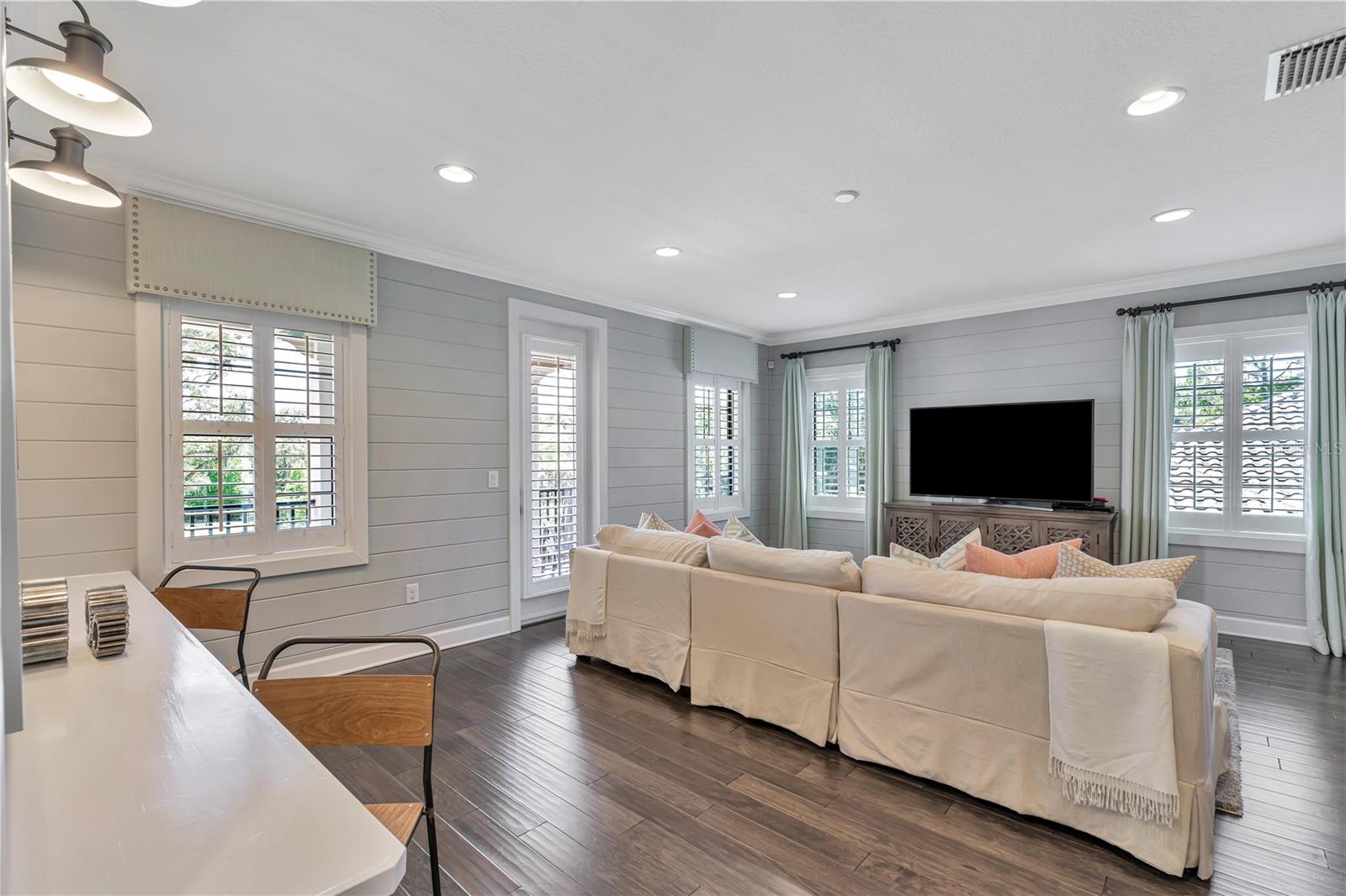 7877 MARSH POINTE DR