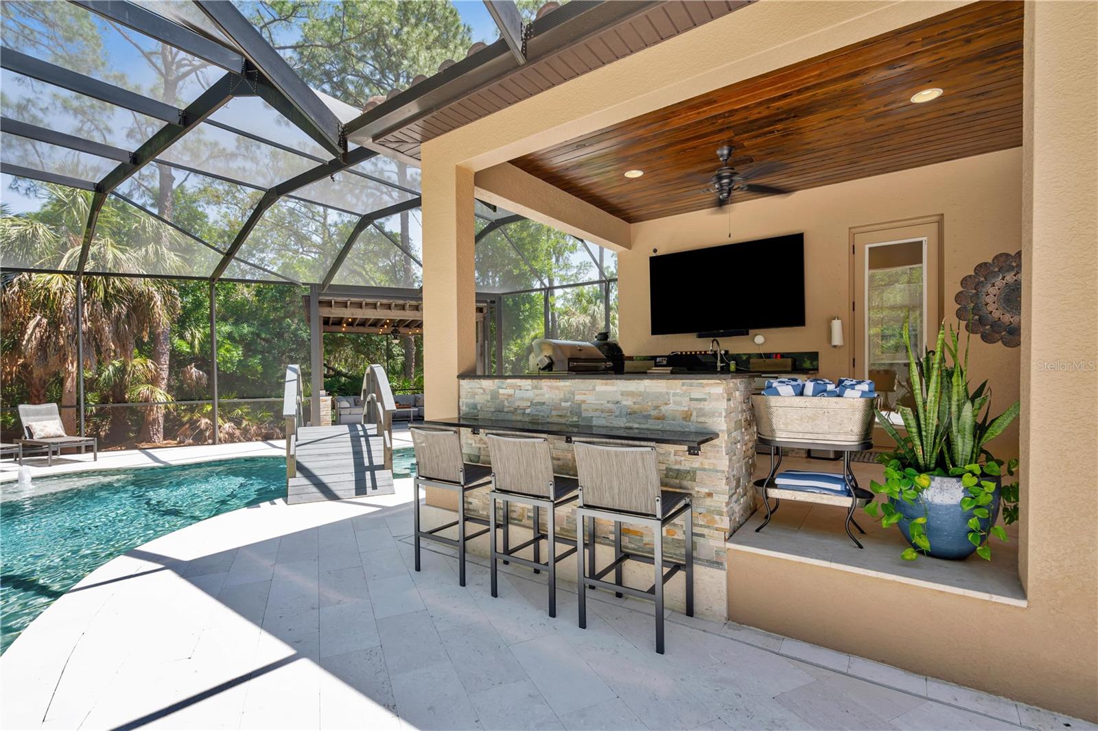 7877 MARSH POINTE DR