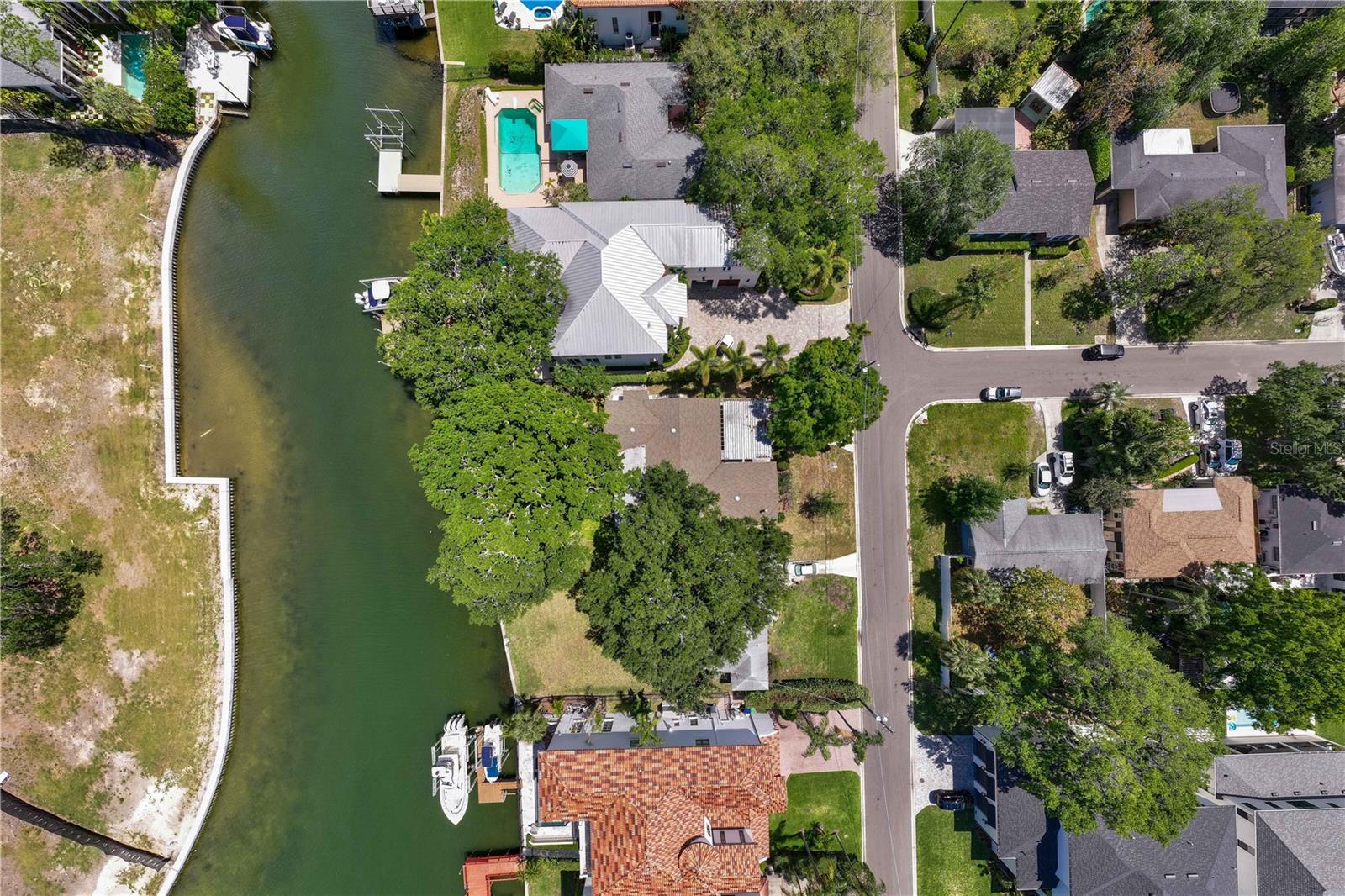 5009 W SPRING LAKE DR