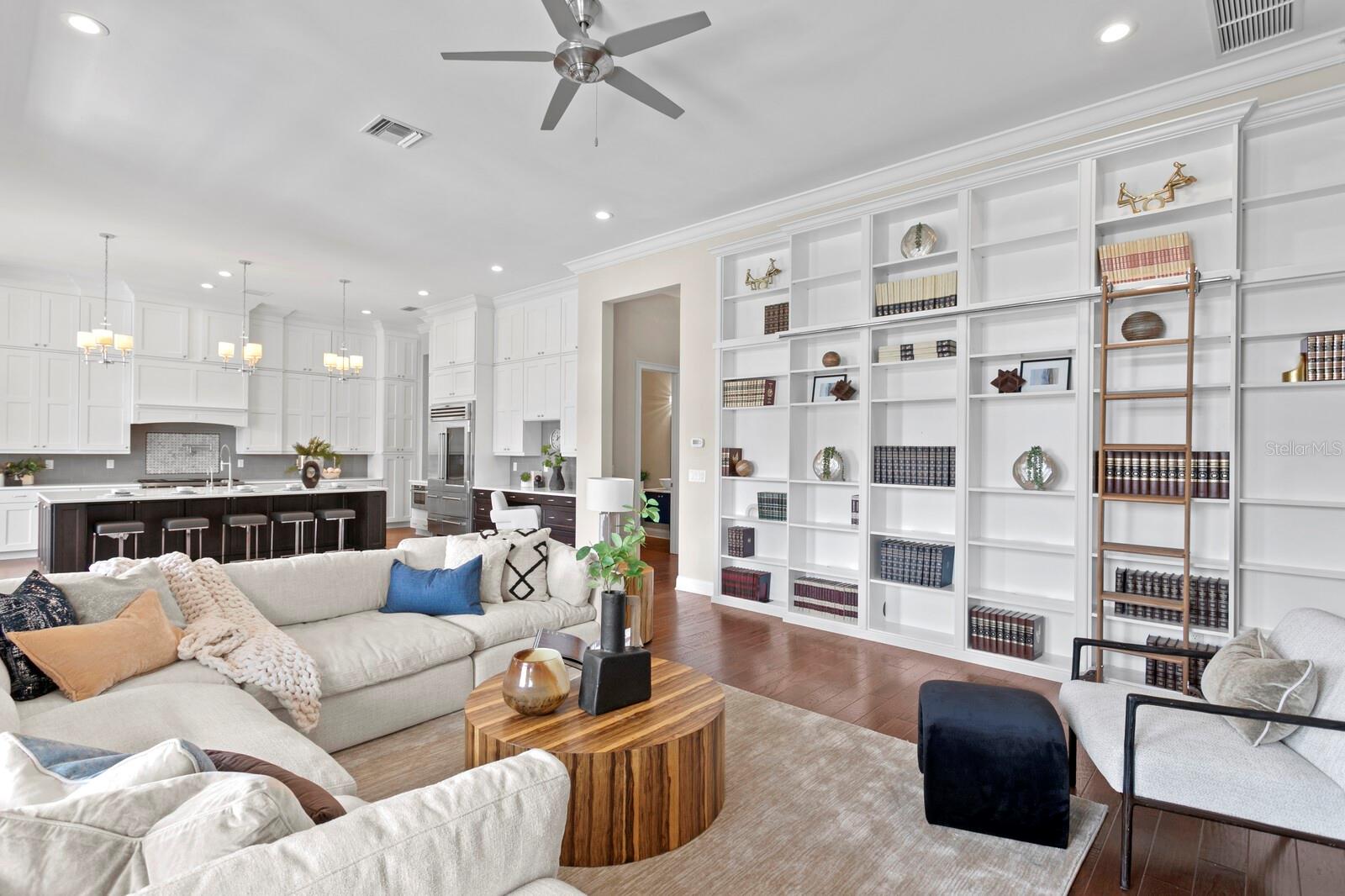 4905 W SPRING LAKE DR