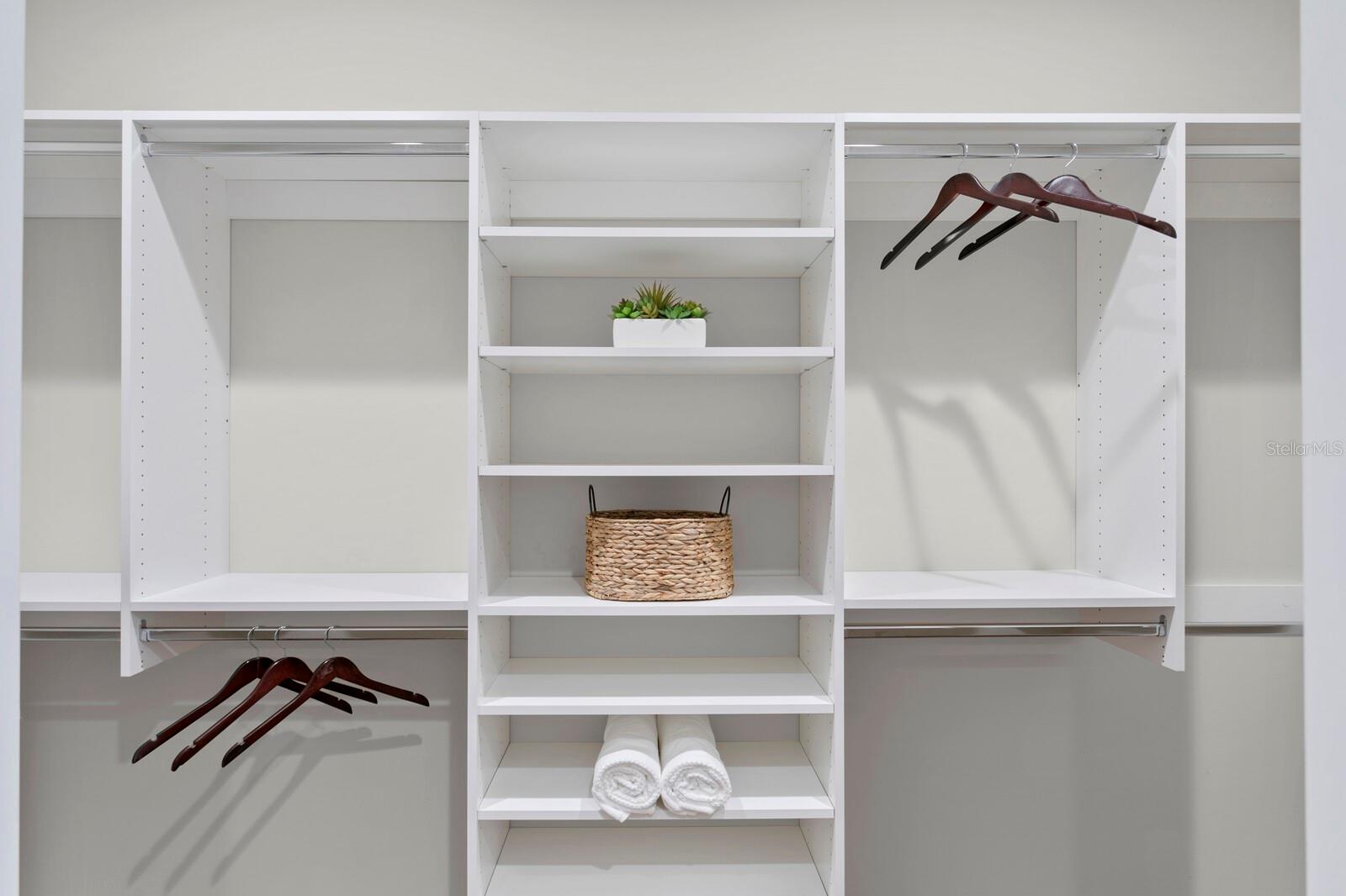 4905 W SPRING LAKE DR