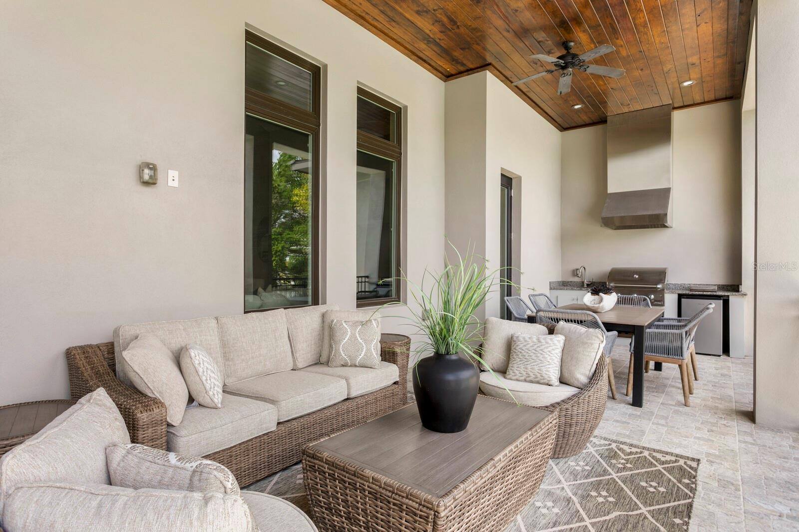 4905 W SPRING LAKE DR