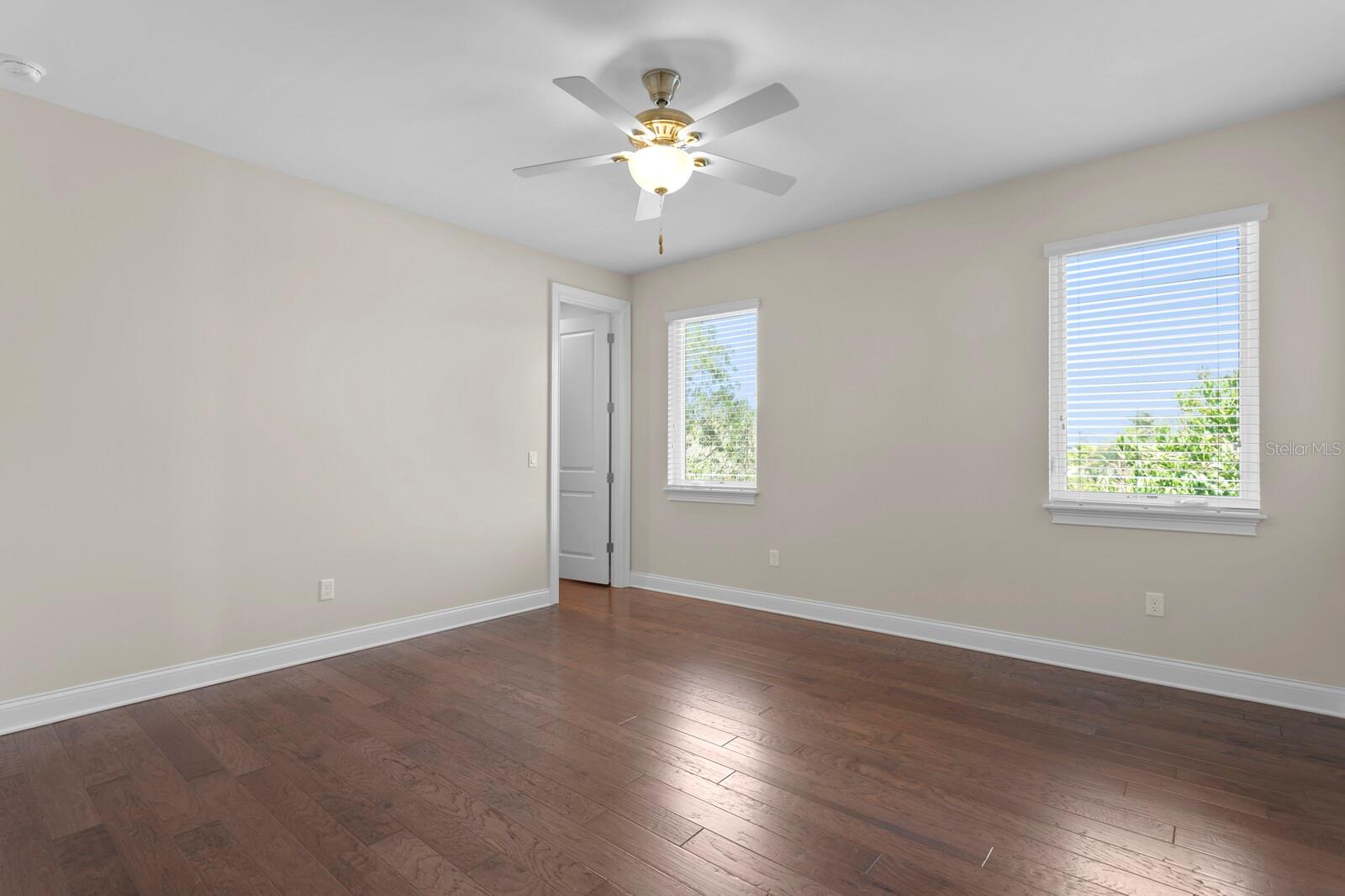 4905 W SPRING LAKE DR