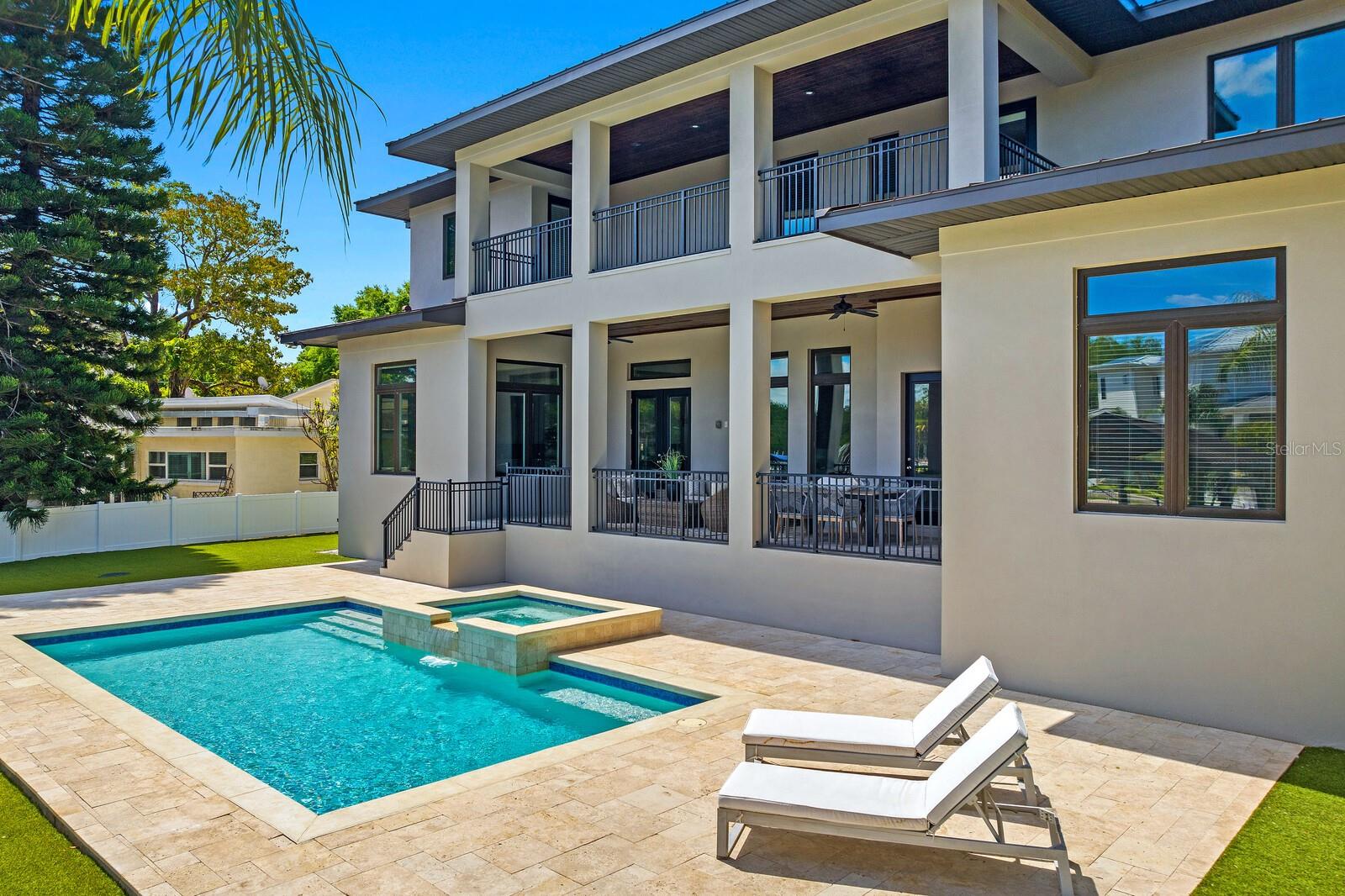 4905 W SPRING LAKE DR