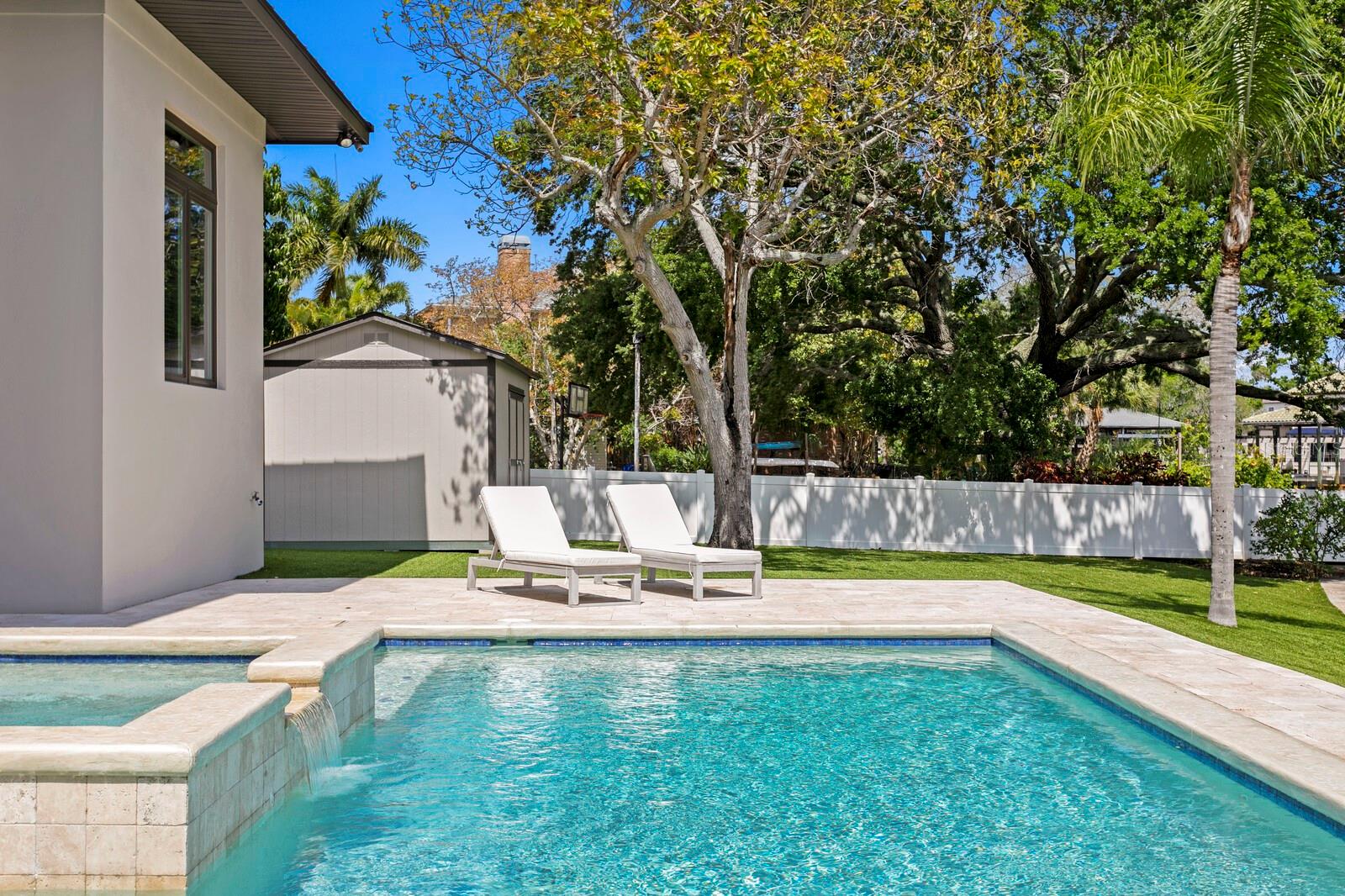 4905 W SPRING LAKE DR