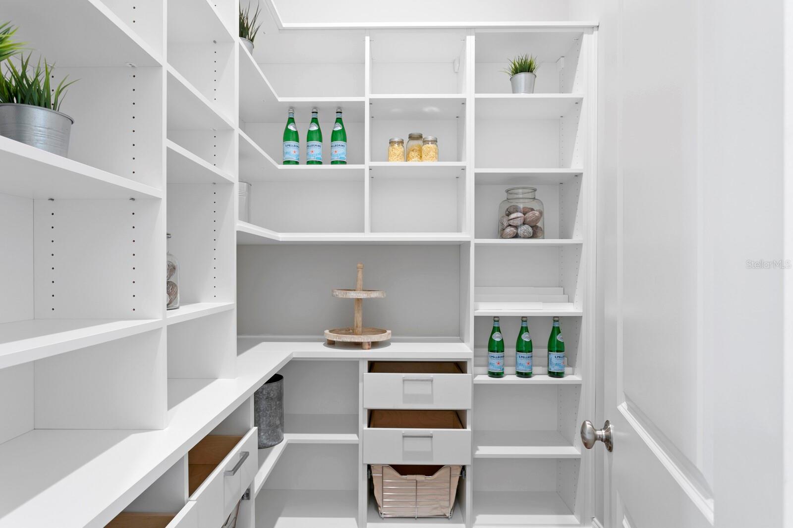 4905 W SPRING LAKE DR