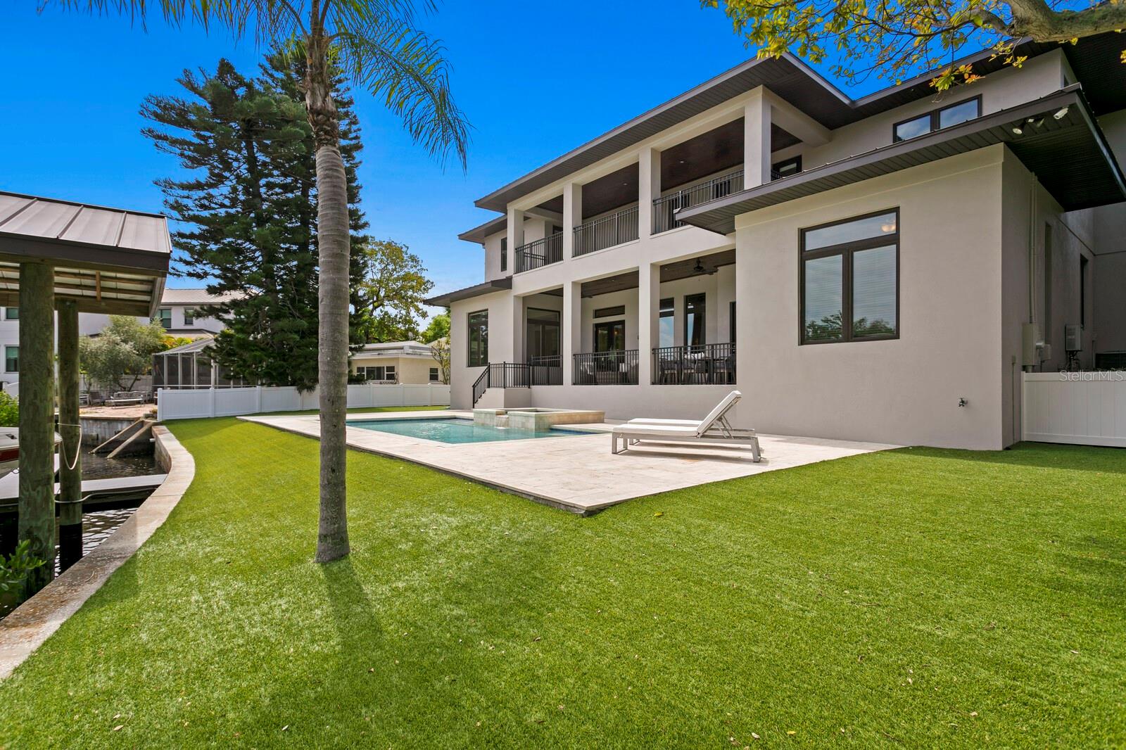 4905 W SPRING LAKE DR