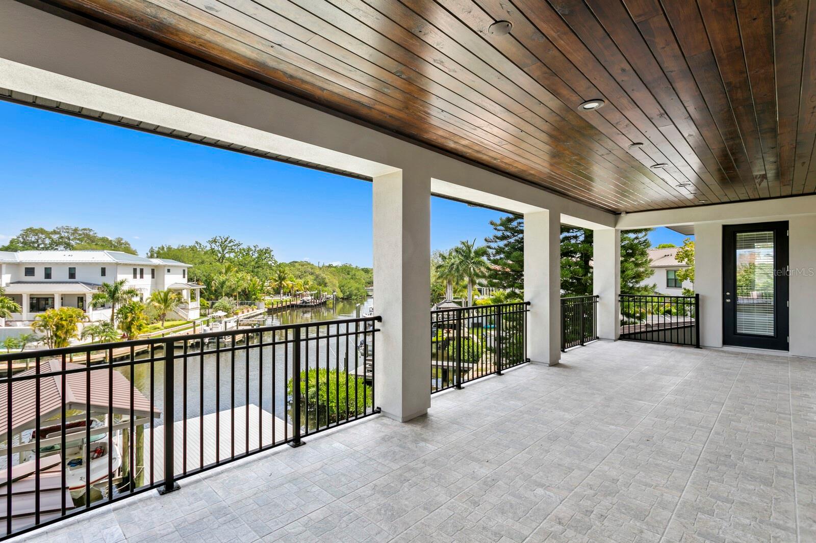 4905 W SPRING LAKE DR