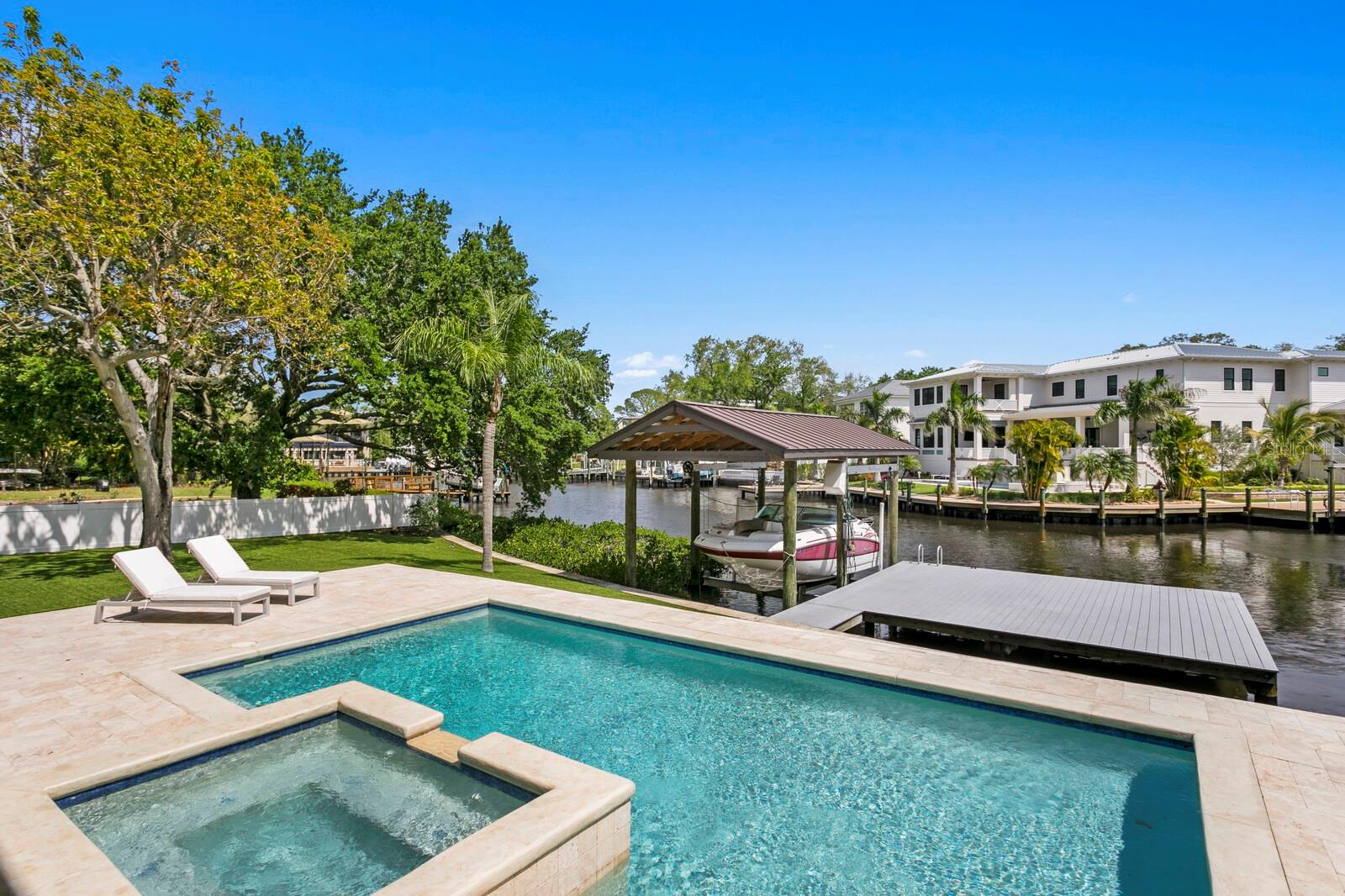 4905 W SPRING LAKE DR