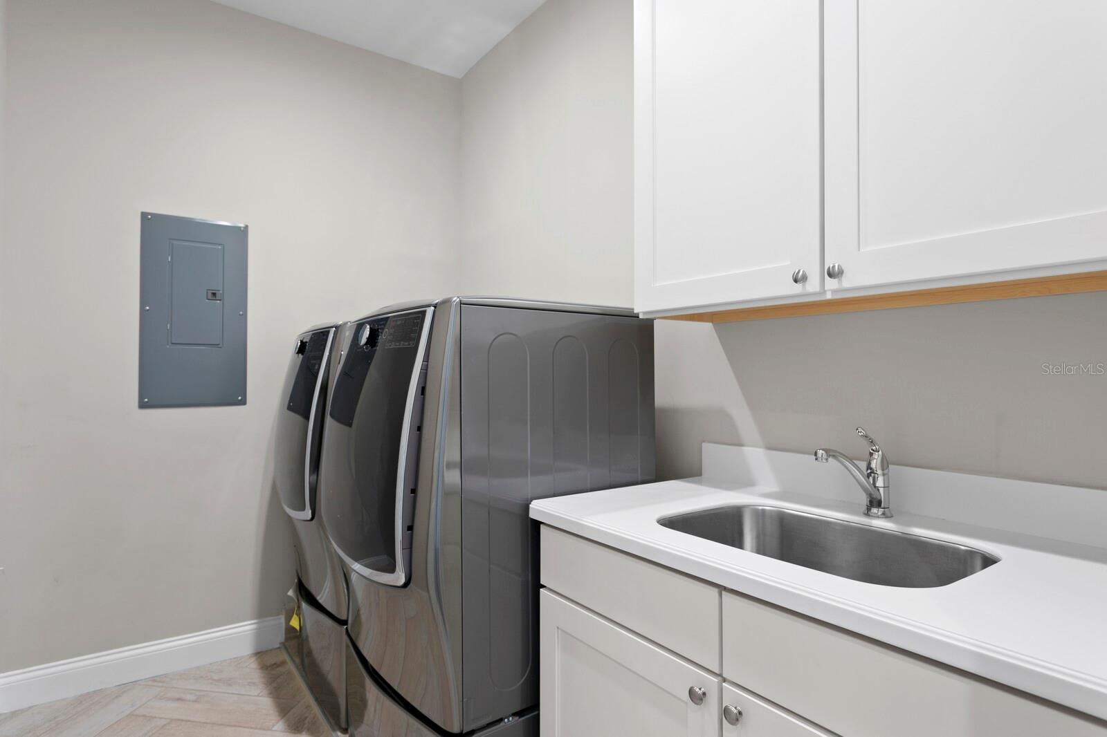 4905 W SPRING LAKE DR