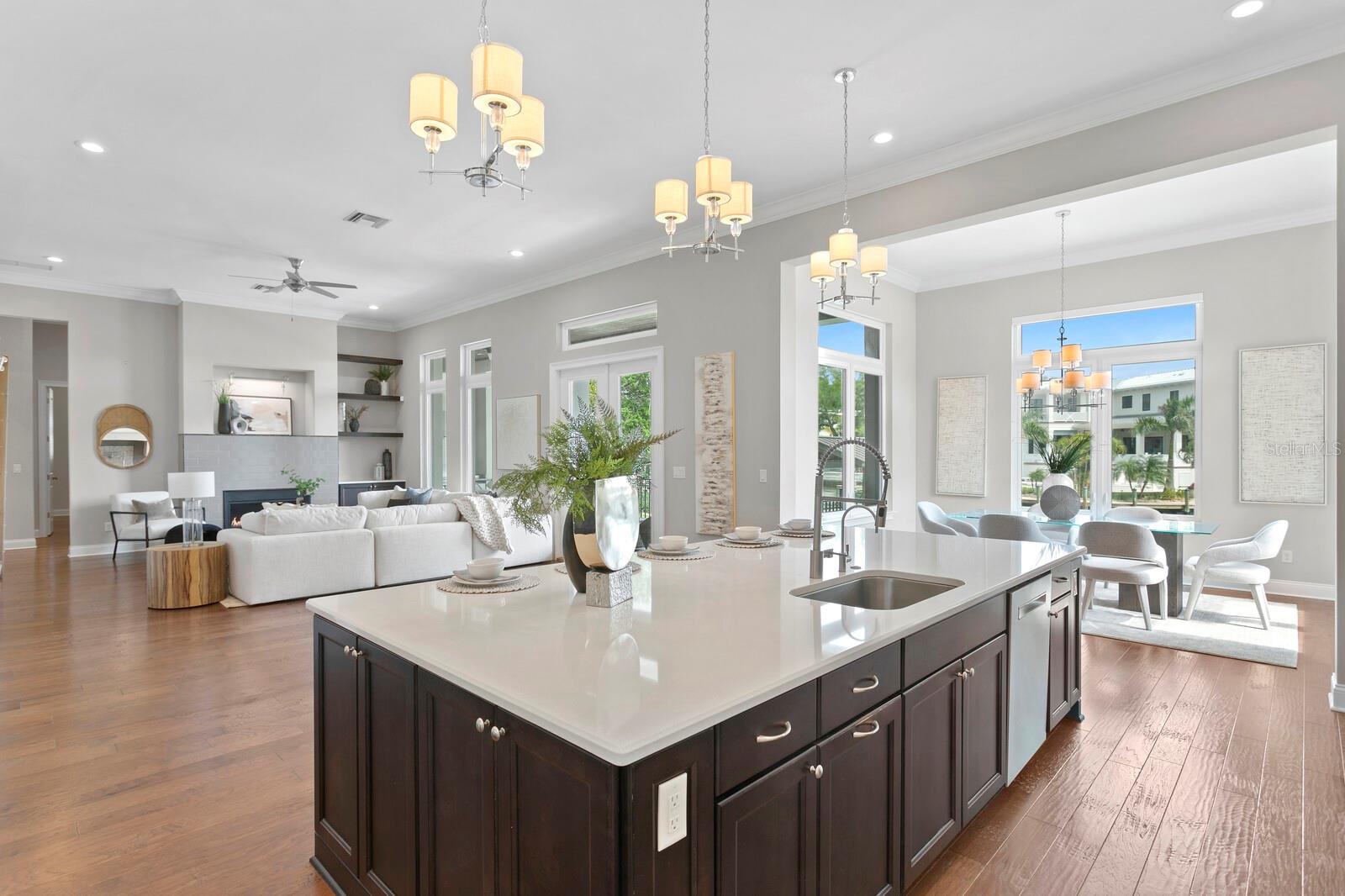 4905 W SPRING LAKE DR