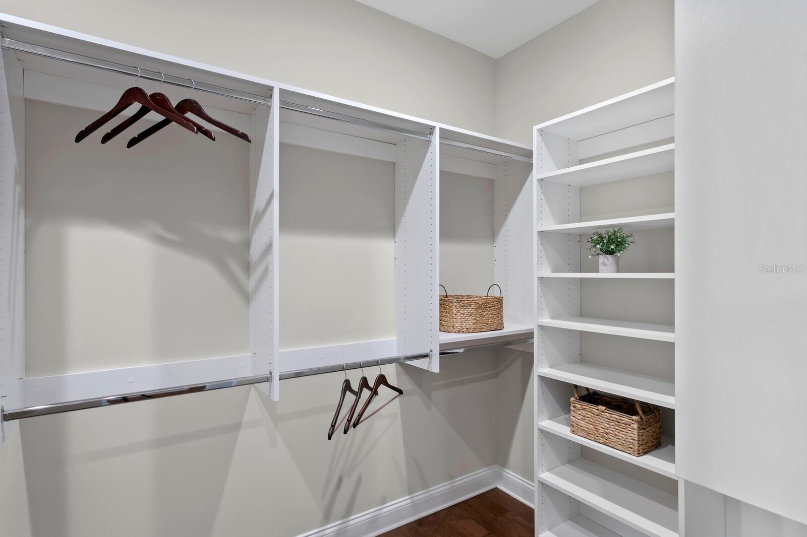 4905 W SPRING LAKE DR