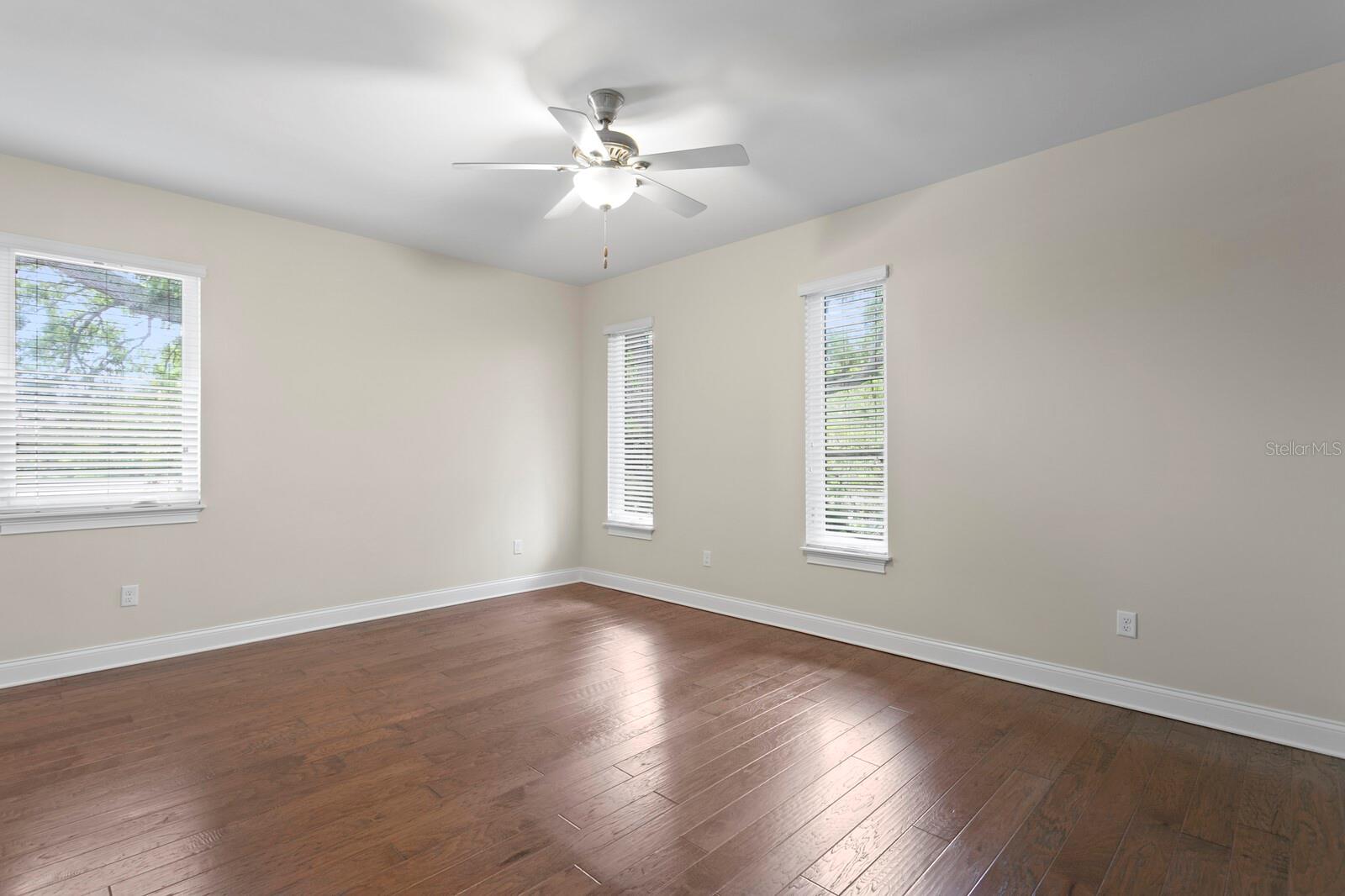 4905 W SPRING LAKE DR