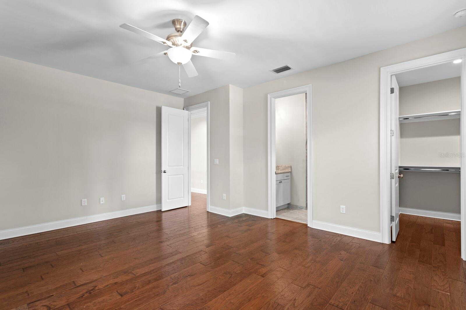 4905 W SPRING LAKE DR