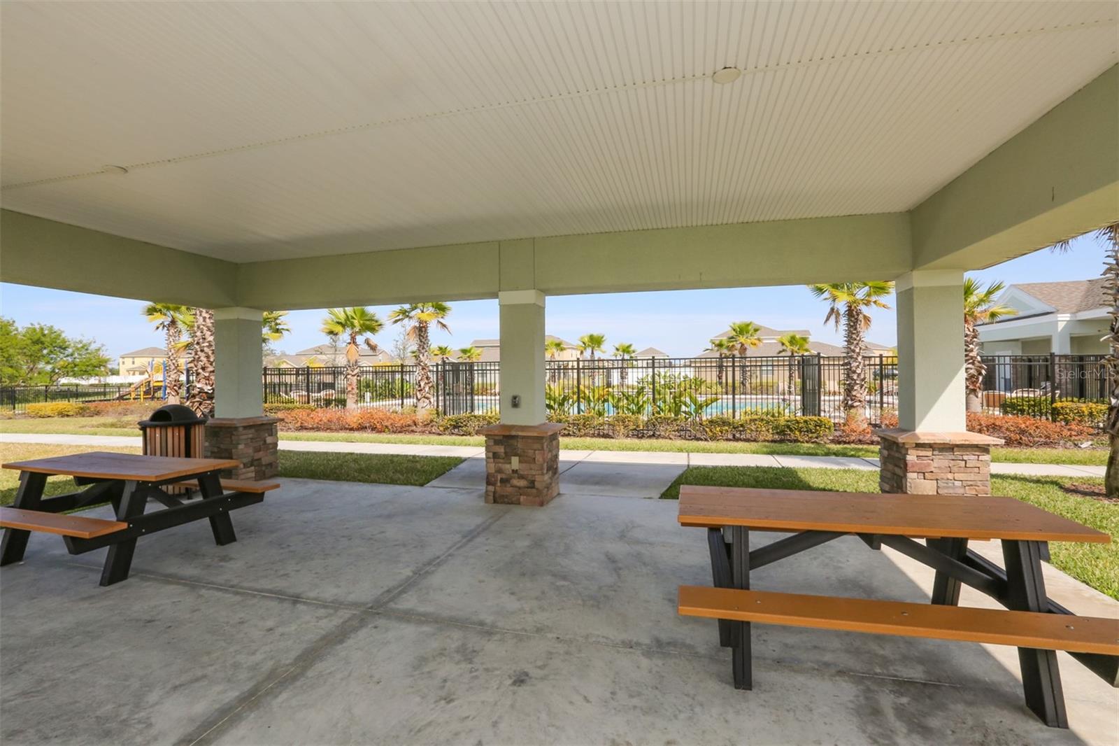 1216 HARBOUR BLUE ST