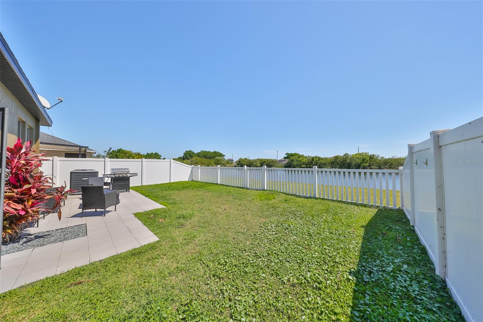 1216 HARBOUR BLUE ST