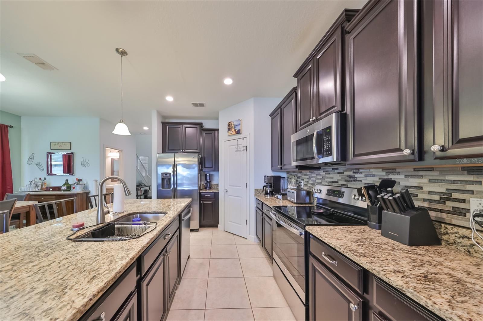 1216 HARBOUR BLUE ST