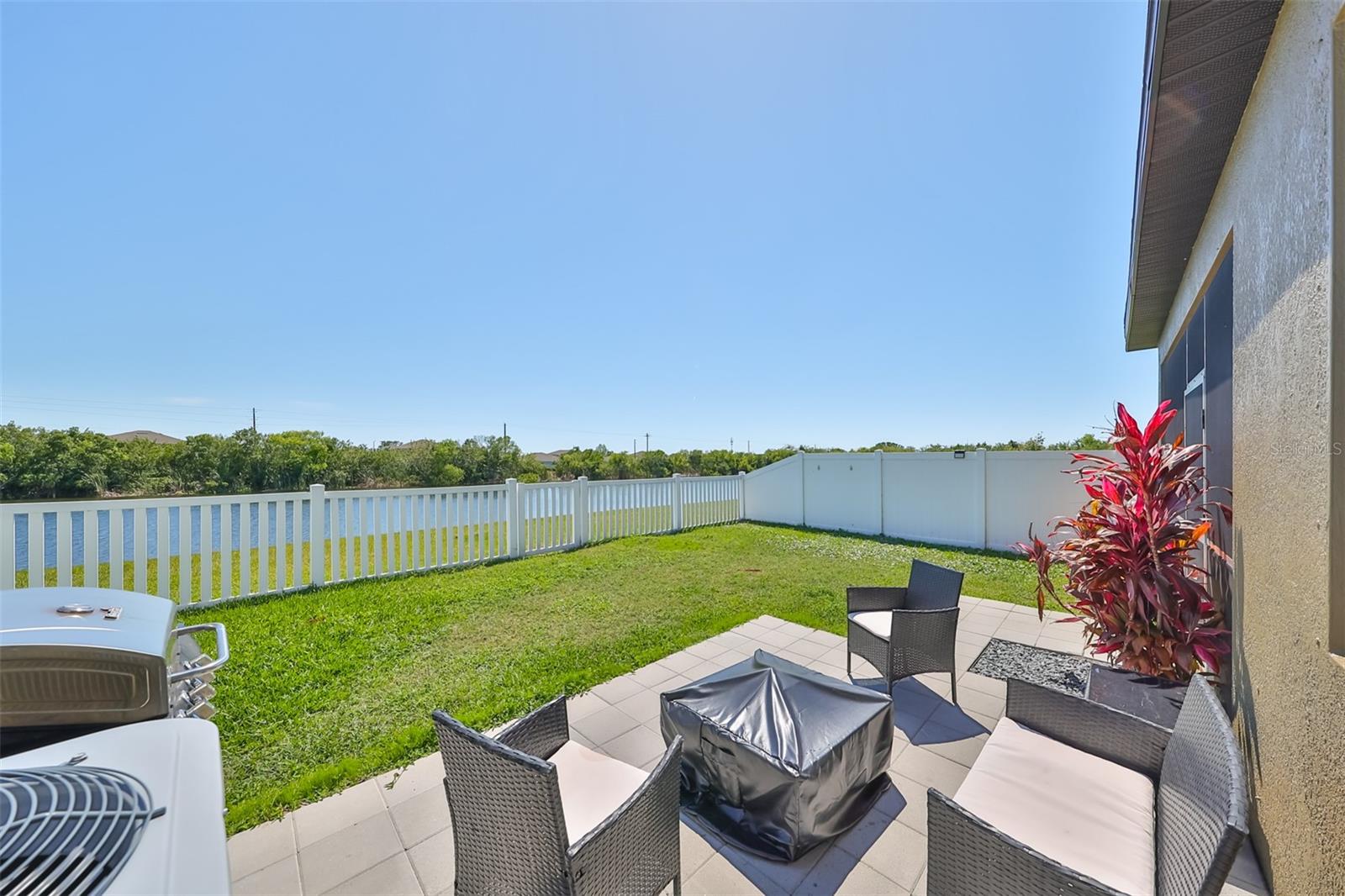 1216 HARBOUR BLUE ST