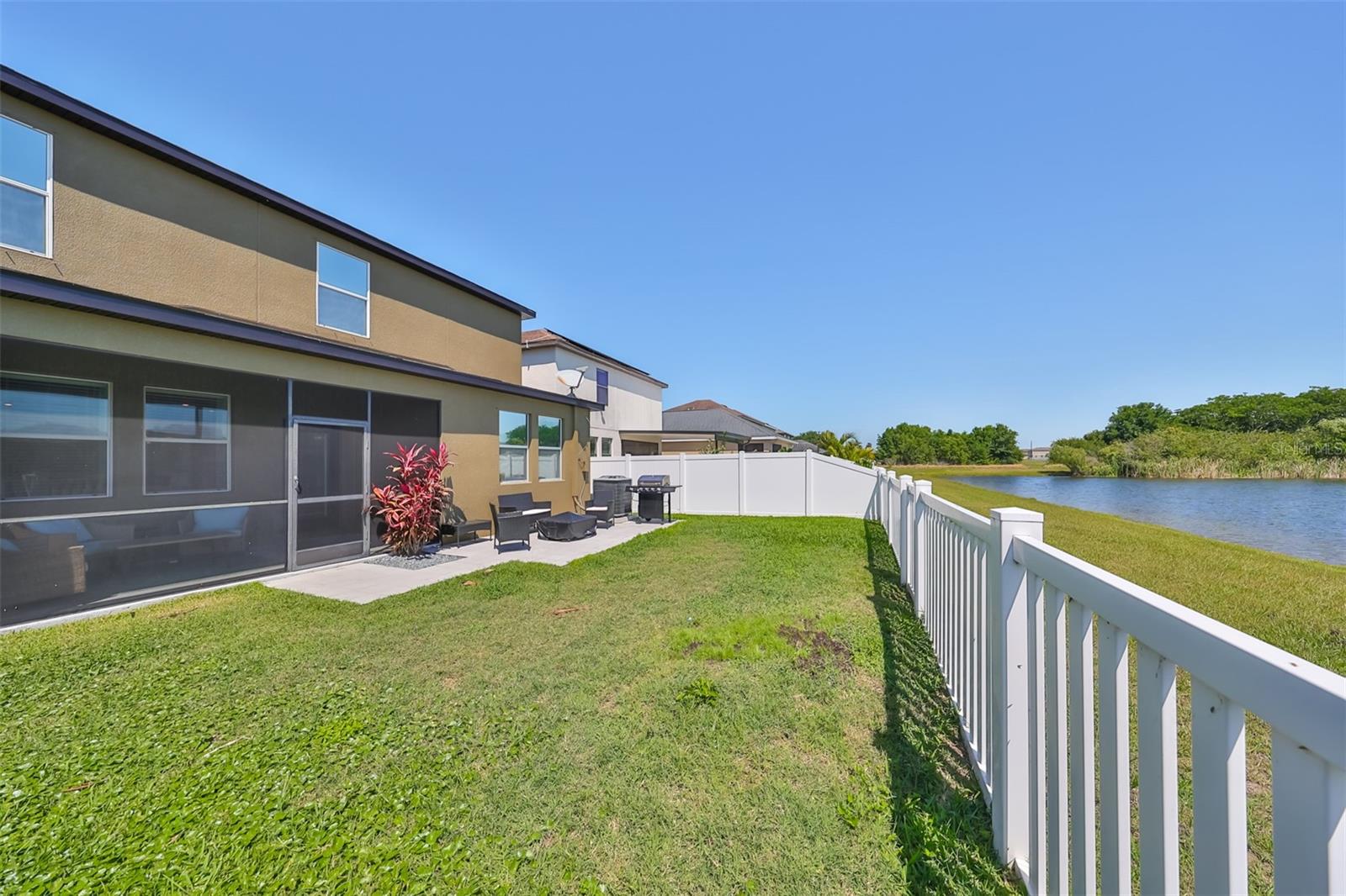 1216 HARBOUR BLUE ST