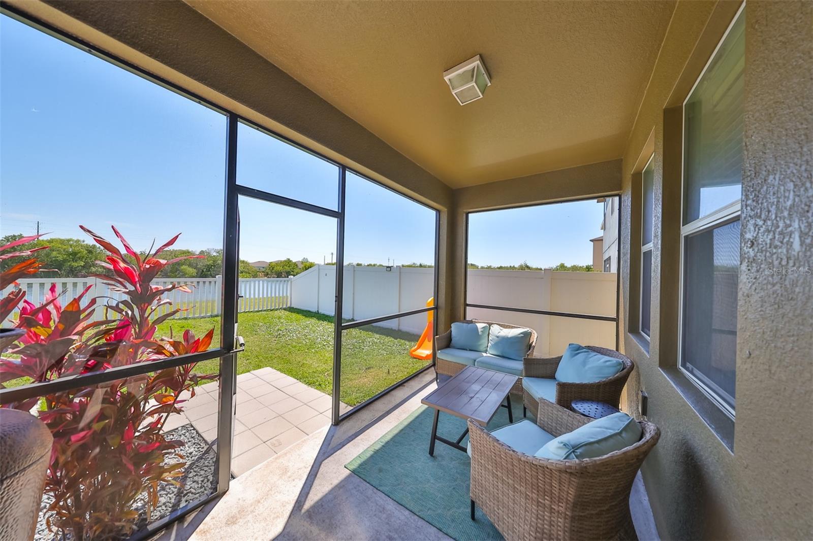 1216 HARBOUR BLUE ST