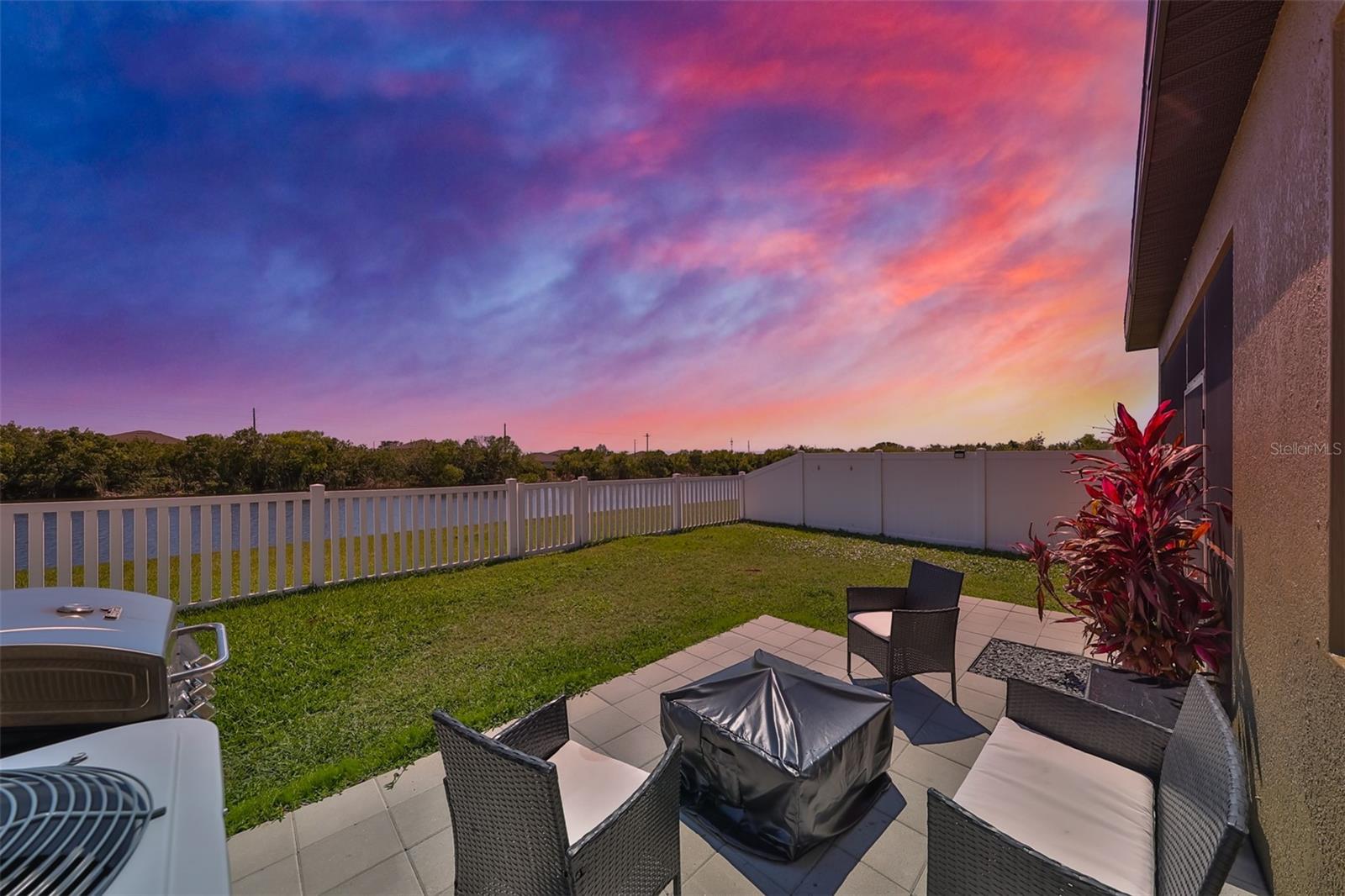 1216 HARBOUR BLUE ST