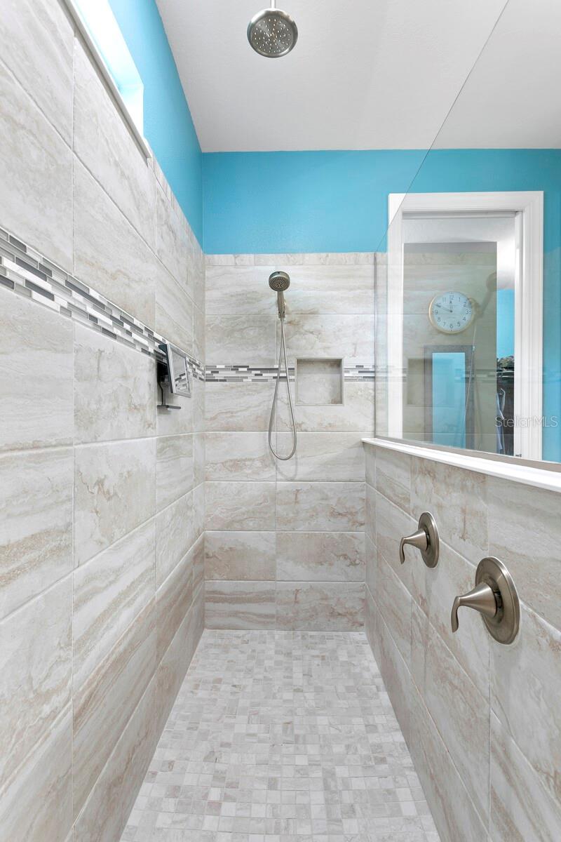 18825 BIRCHWOOD GROVES DR