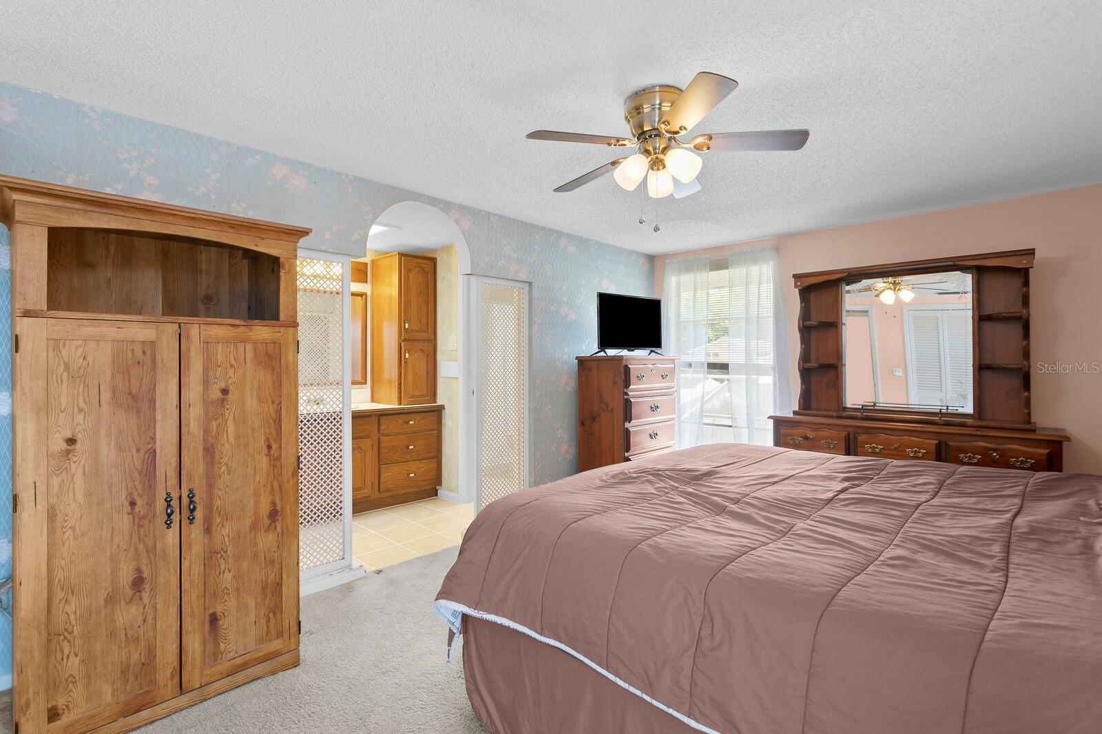 7501 TWELVE OAKS BLVD